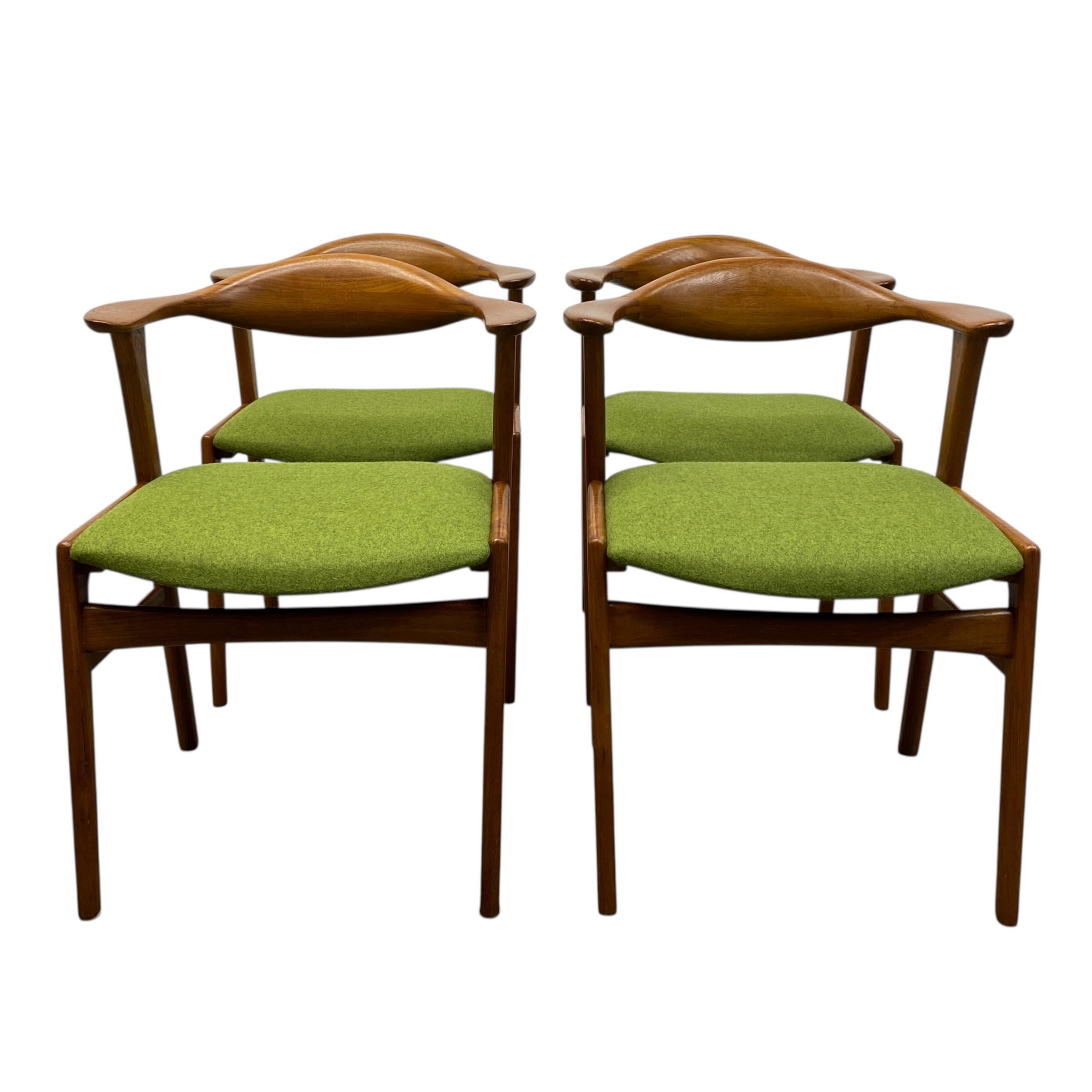Danish Dining Set Erik Kirkegaard Model 49 & Danish Dining Table Circular For Sale 2
