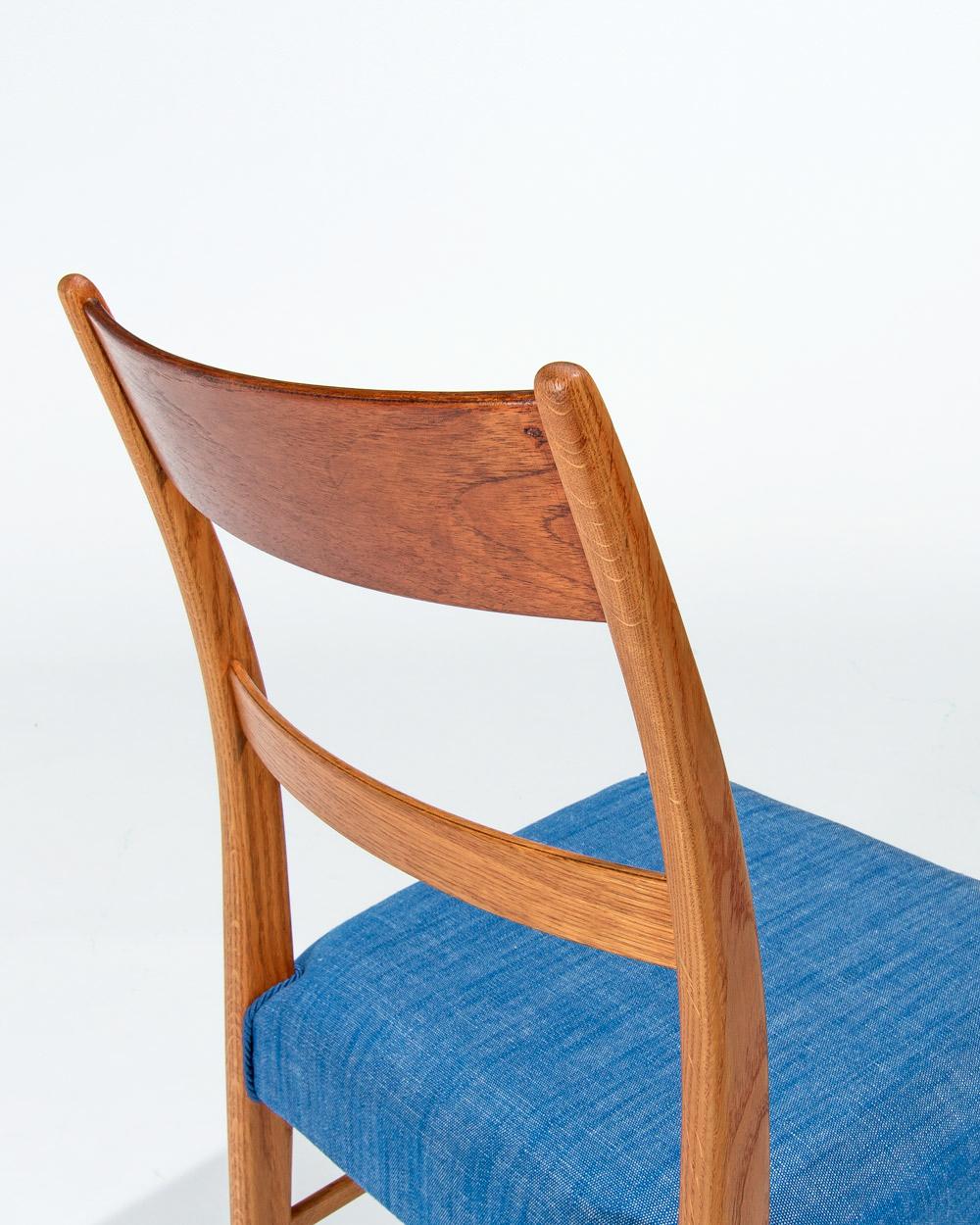 Danish Dining Table and Chairs in Teak & Oak, Mid Century Design 1950’s For Sale 4