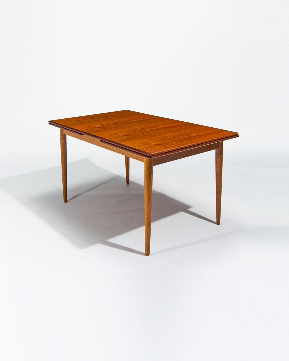 Mid-Century Modern Danish Dining Table and Chairs in Teak & Oak, Mid Century Design 1950’s For Sale