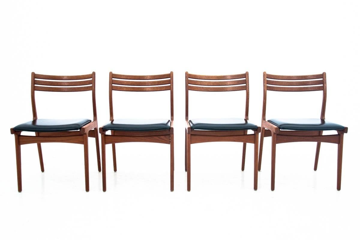 Scandinavian Modern Danish Dining Table and Chairs Set, 1960s, Set of 5