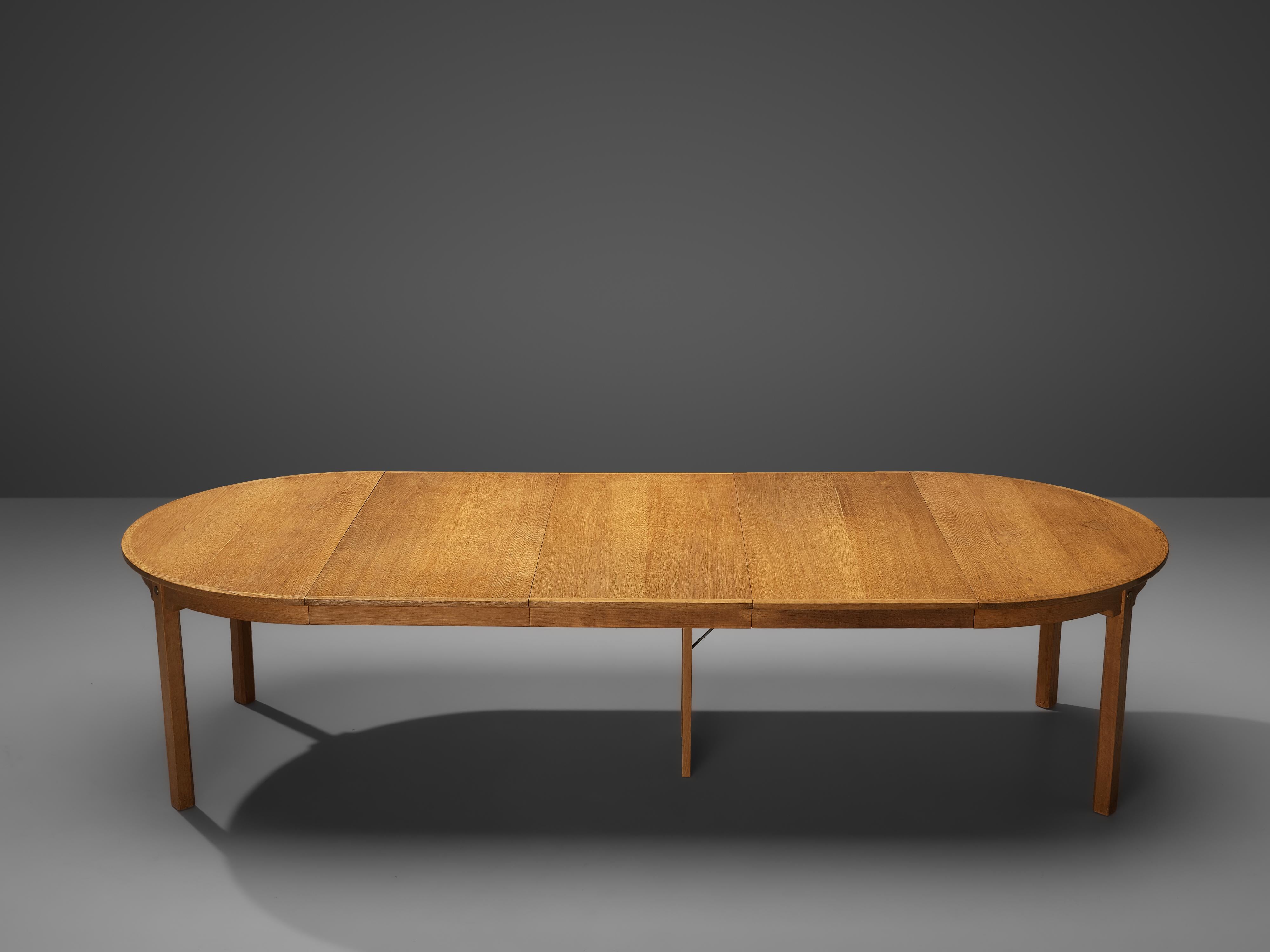 Danish Dining Table in Oak with Three Extension Leaves 3