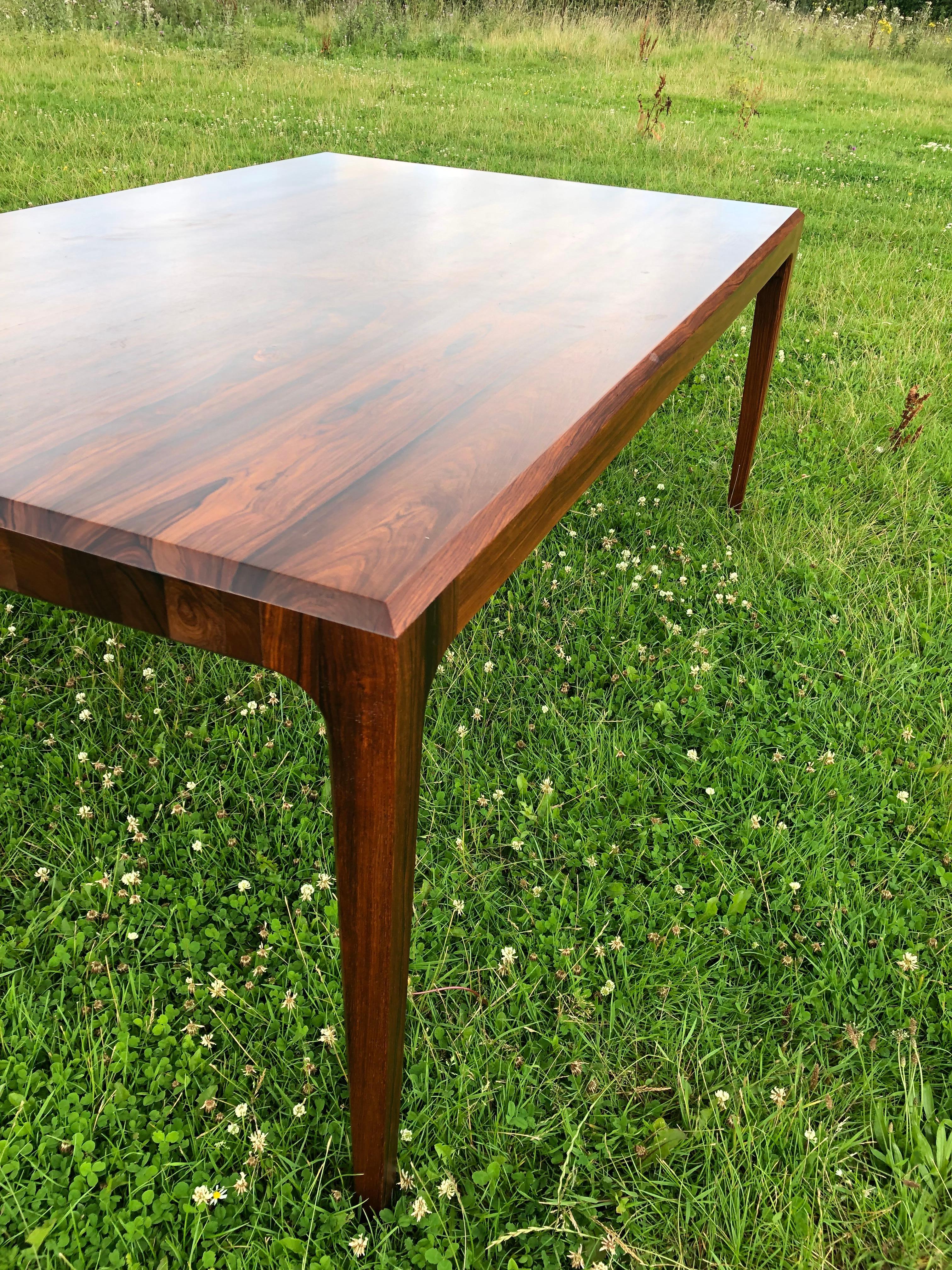 Mesa de comedor danesa de palisandro macizo en venta 12