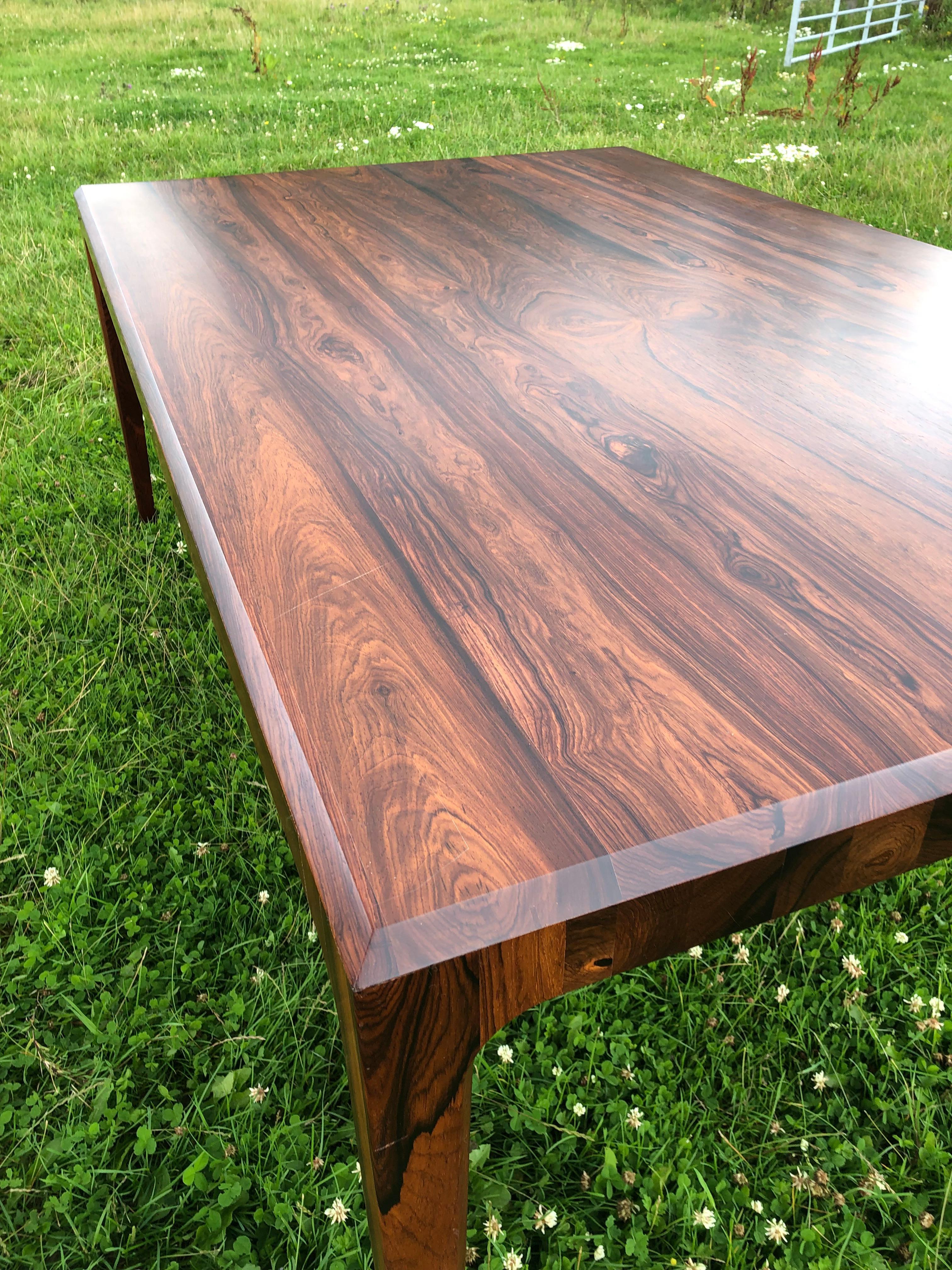 Danish Dining Table of Solid Rosewood  In Excellent Condition For Sale In London, GB