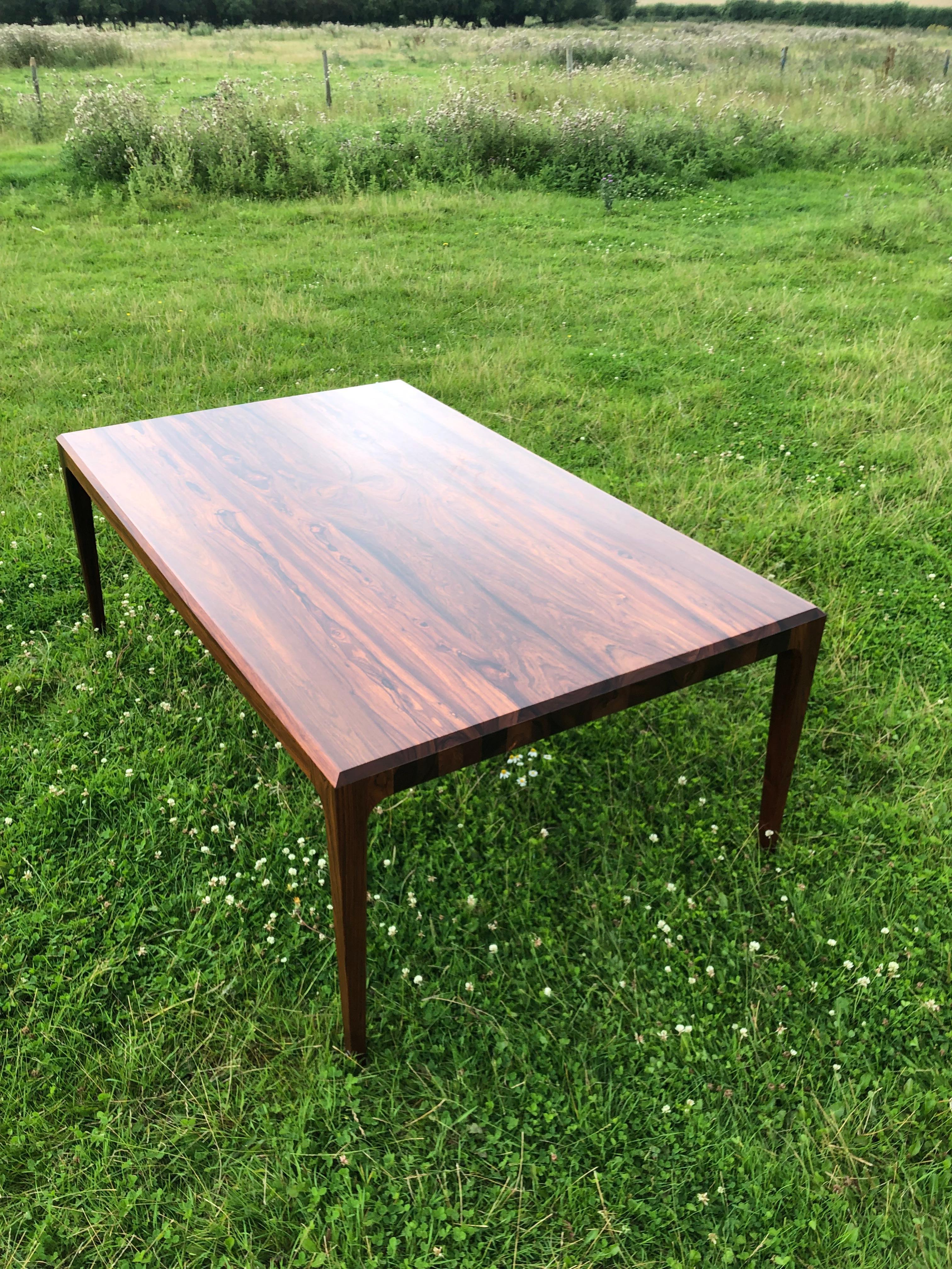 Danish Dining Table of Solid Rosewood  For Sale 2