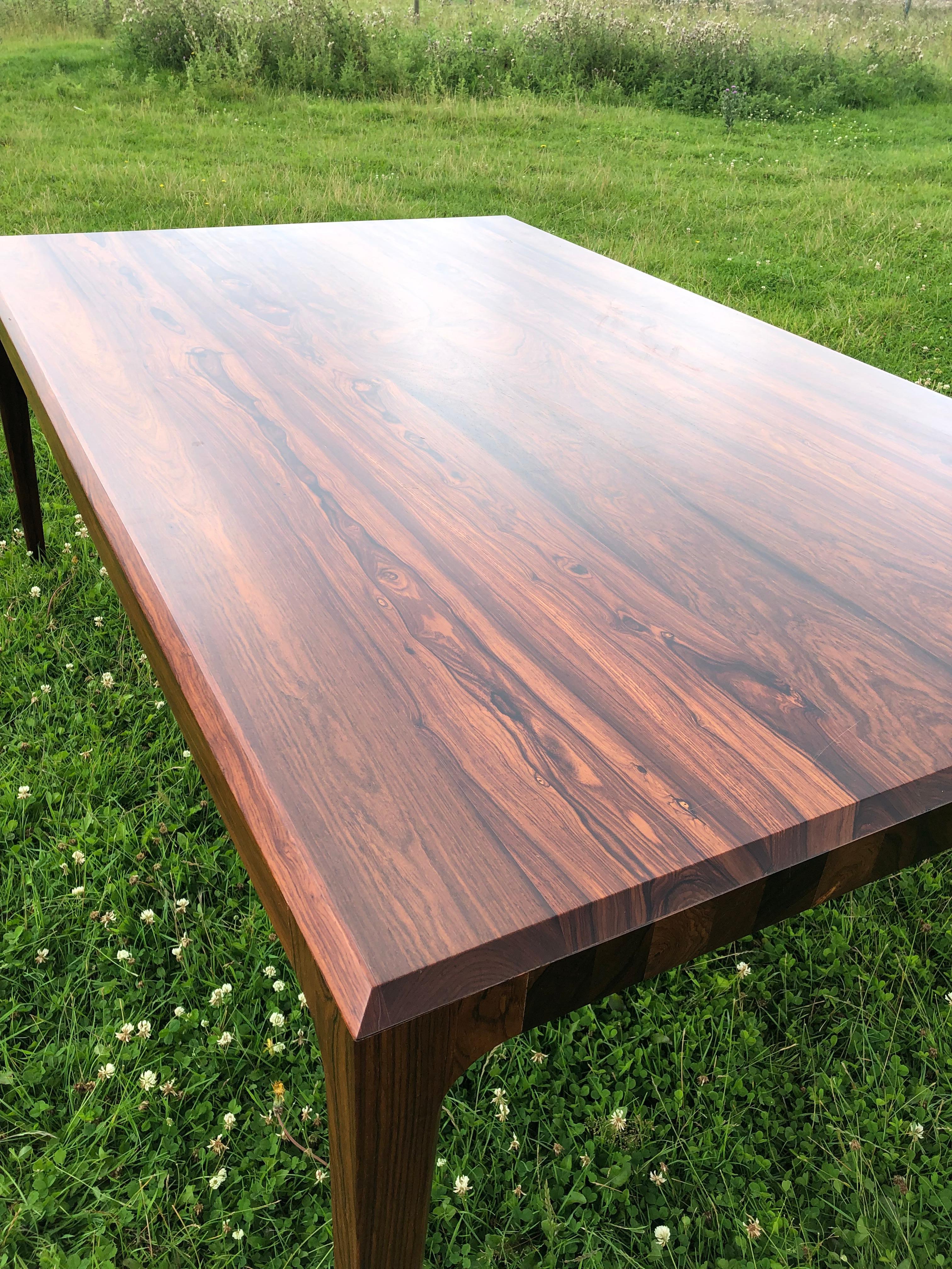 Mesa de comedor danesa de palisandro macizo en venta 2