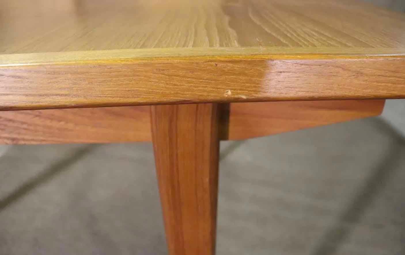 Danish Dining Table w/ Leaves In Good Condition For Sale In Brooklyn, NY