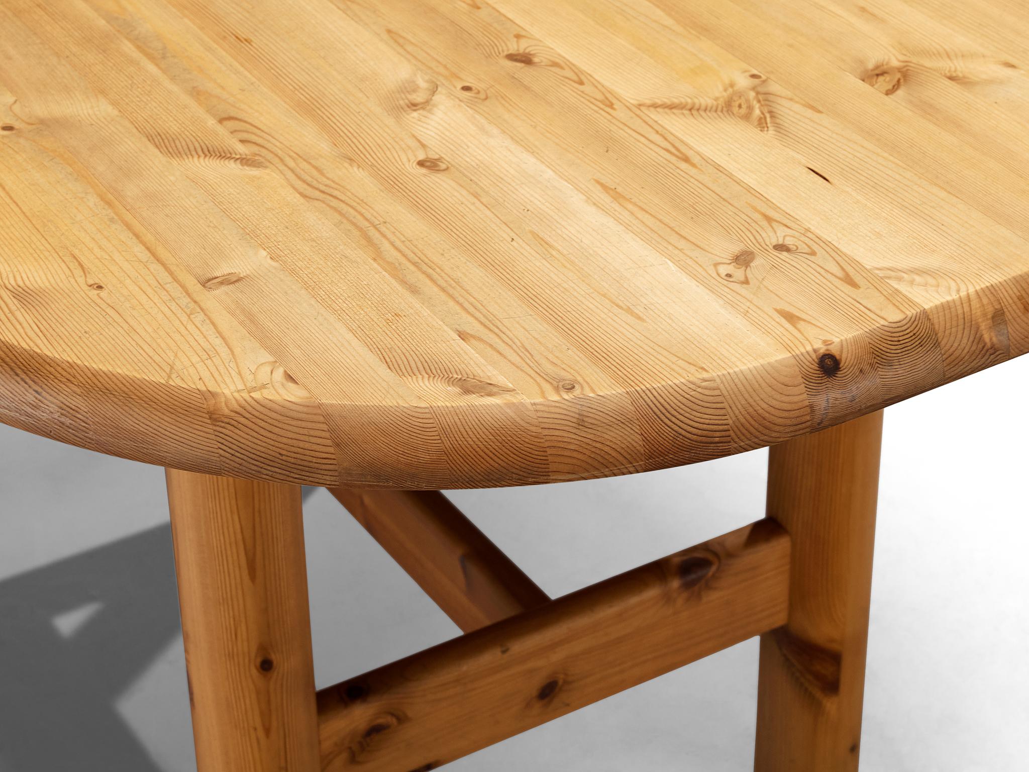 Scandinavian Modern Danish Dining Table With Leaf Shaped Top in Solid Pine For Sale