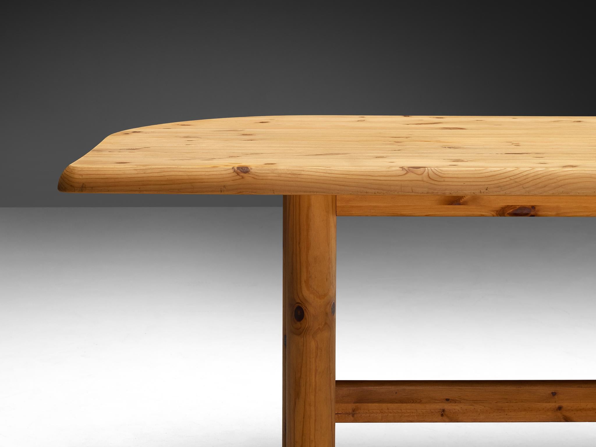 Danish Dining Table With Leaf Shaped Top in Solid Pine For Sale 2