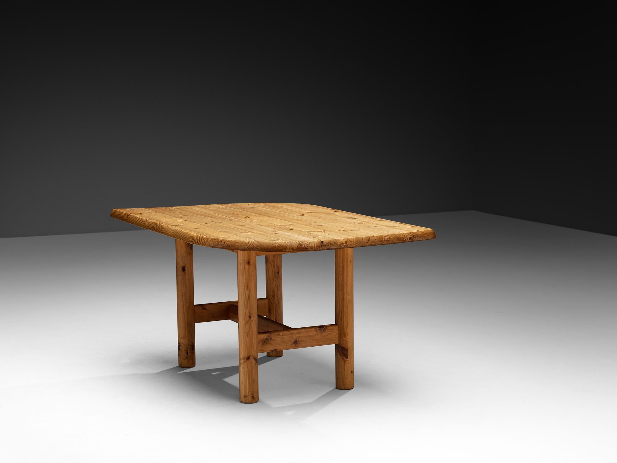 Danish Dining Table With Leaf Shaped Top in Solid Pine For Sale 3