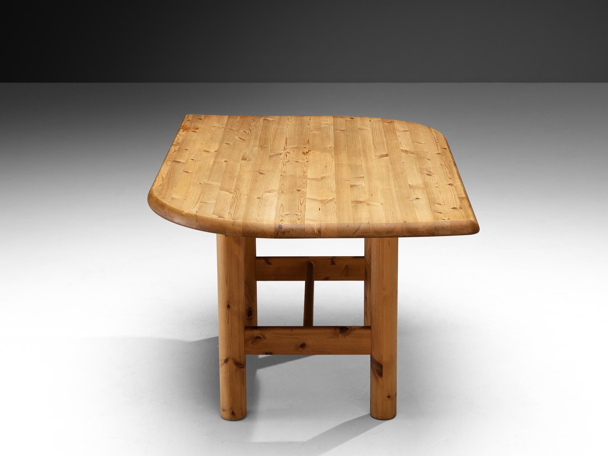 Danish Dining Table With Leaf Shaped Top in Solid Pine For Sale 4