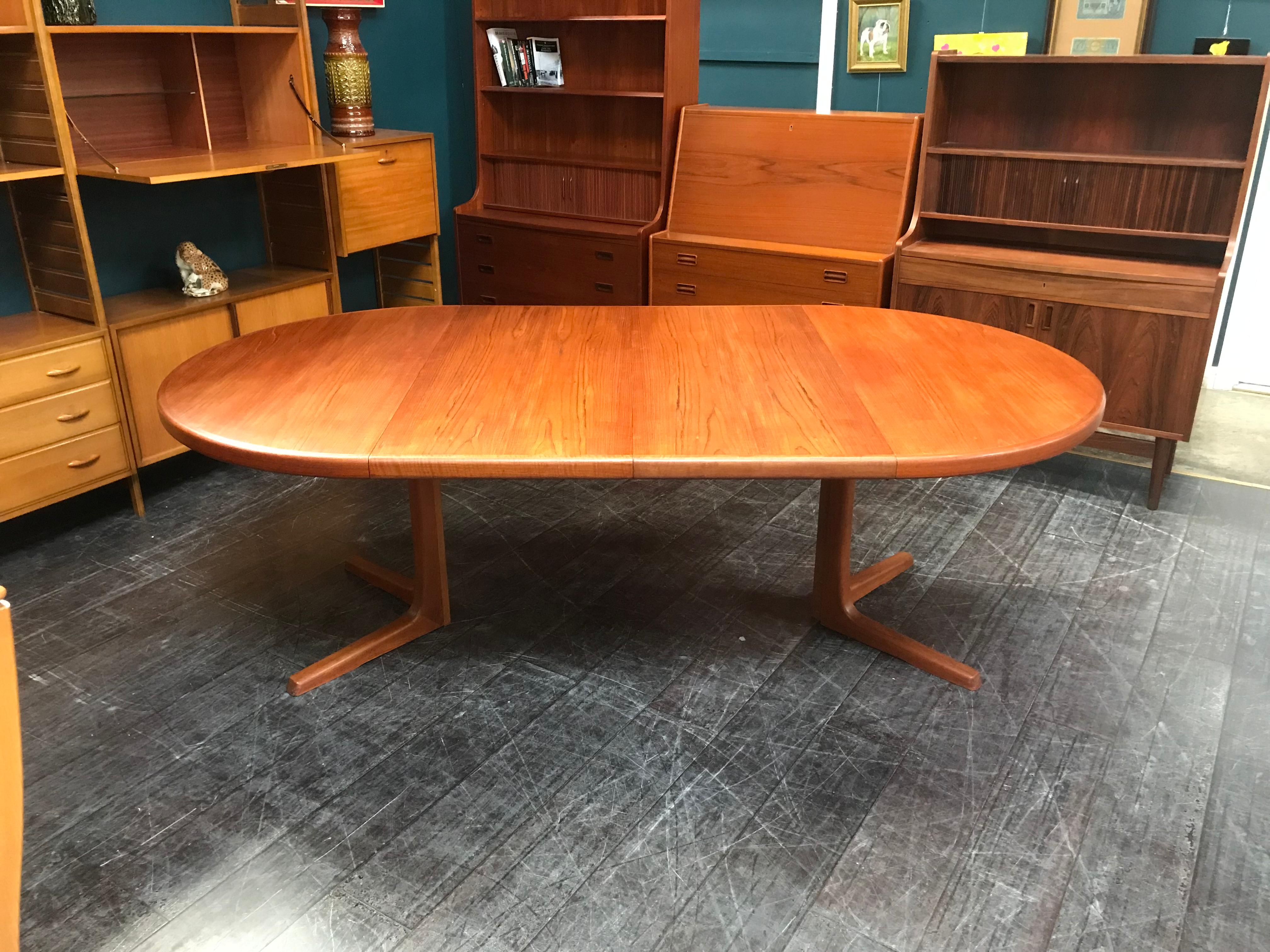 Danish Double Extending Midcentury Pedestal Dining Table by Rosengaarden For Sale 7