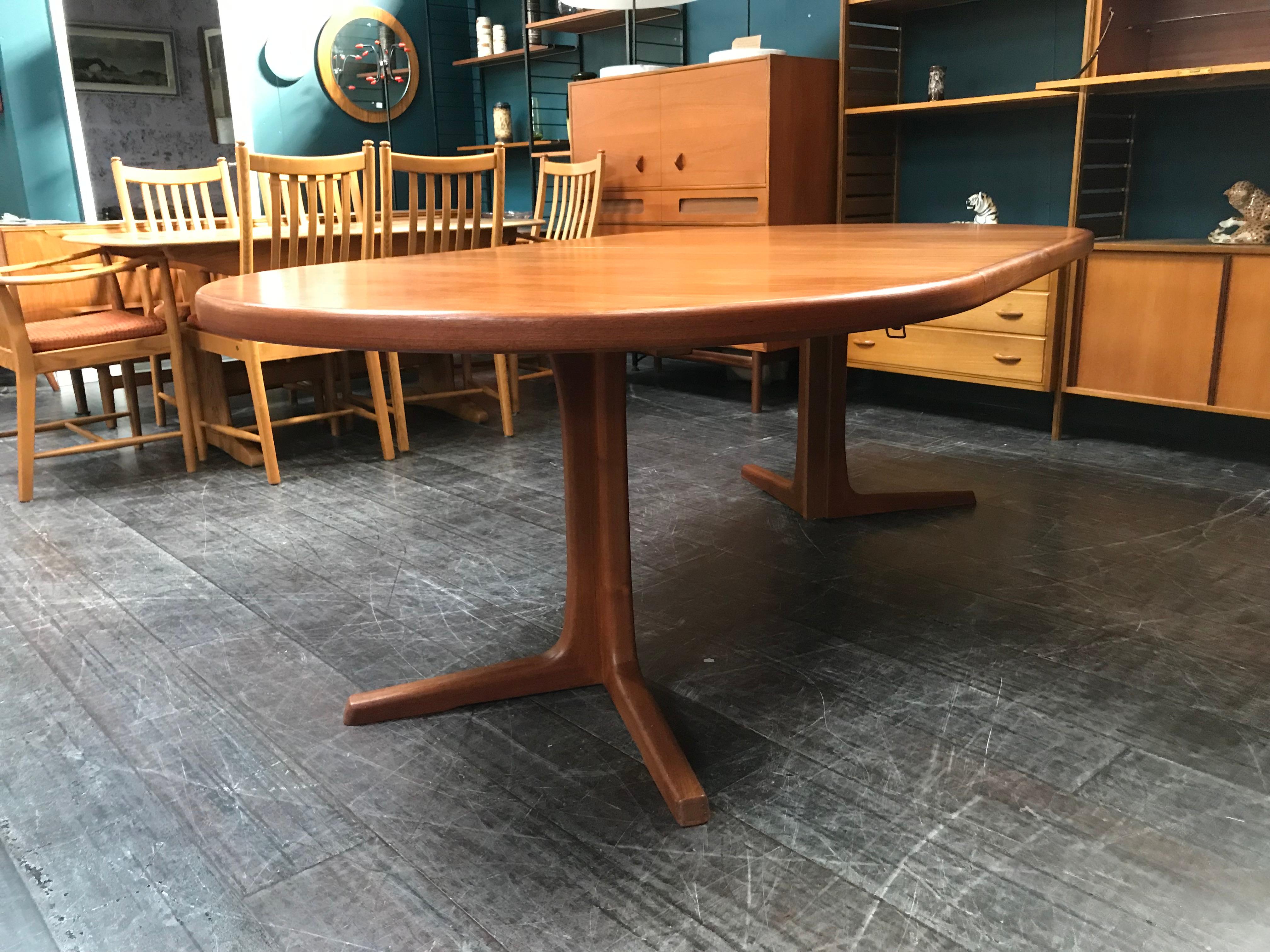 Danish Double Extending Midcentury Pedestal Dining Table by Rosengaarden For Sale 8