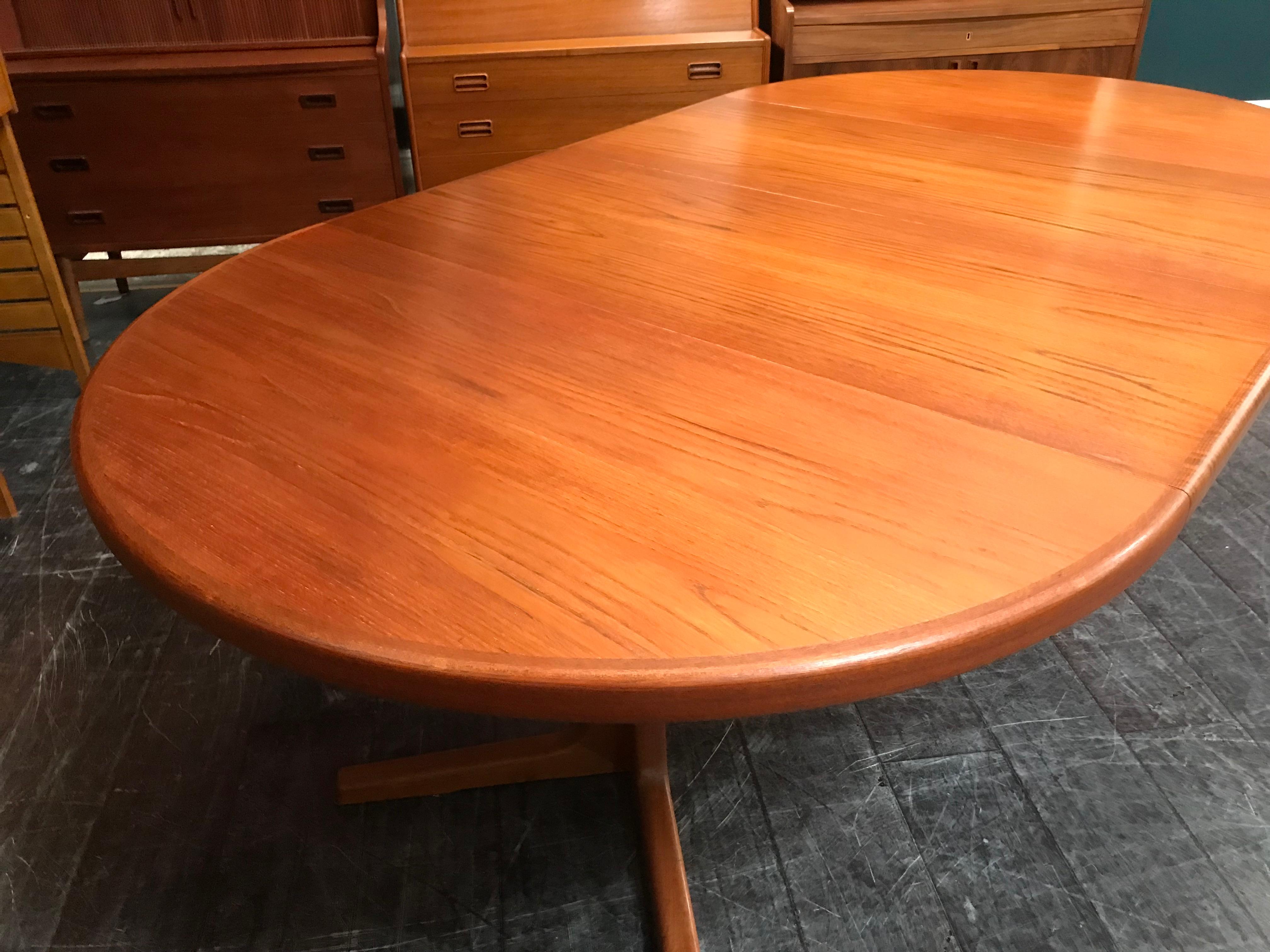 Danish Double Extending Midcentury Pedestal Dining Table by Rosengaarden For Sale 11