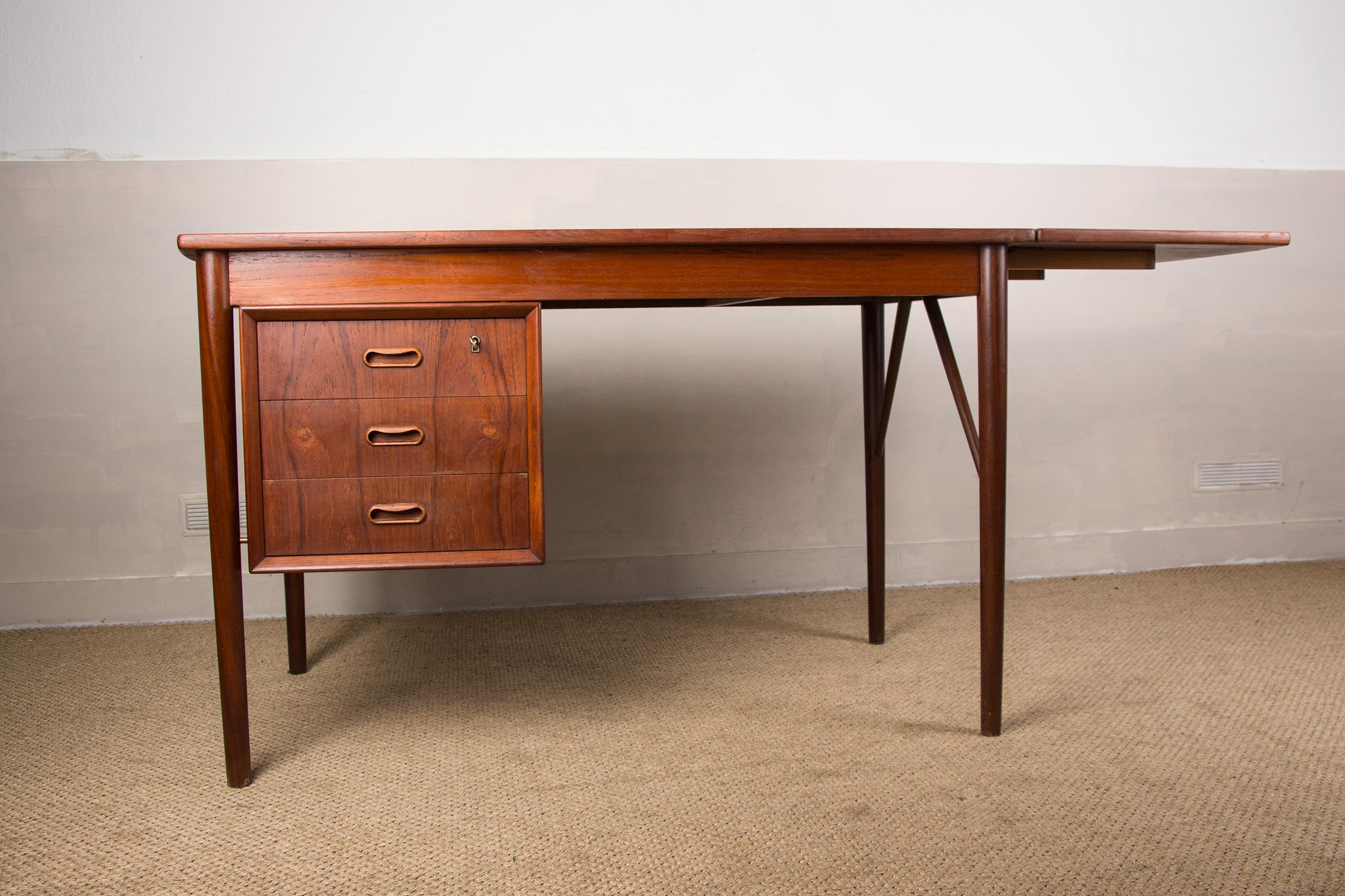 Danish Double Sided and Expandable Teak Office by Arne Vodder, 1960 4