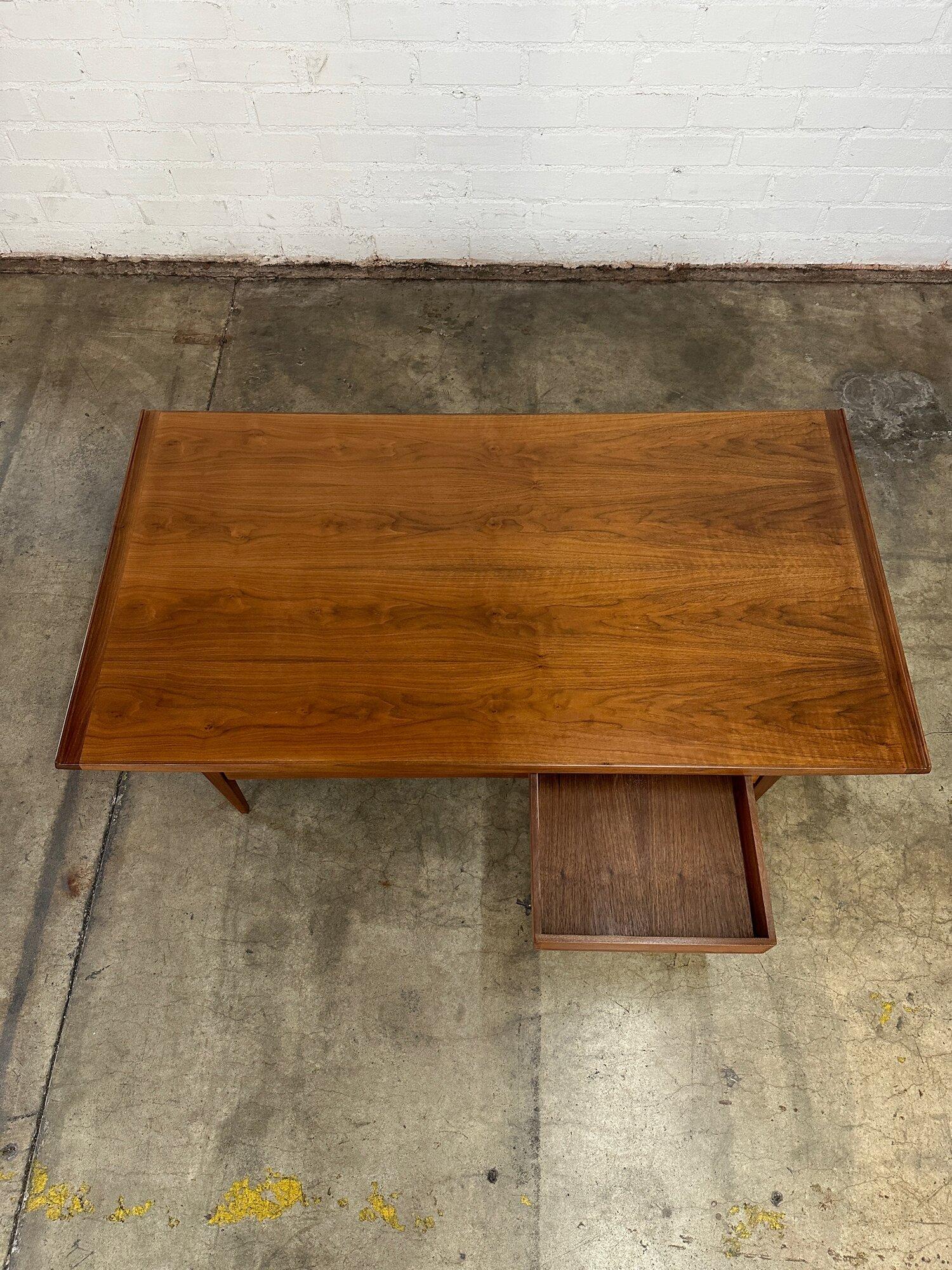 Mid-Century Modern Danish Double Sided Coffee Table by Morreddi For Sale