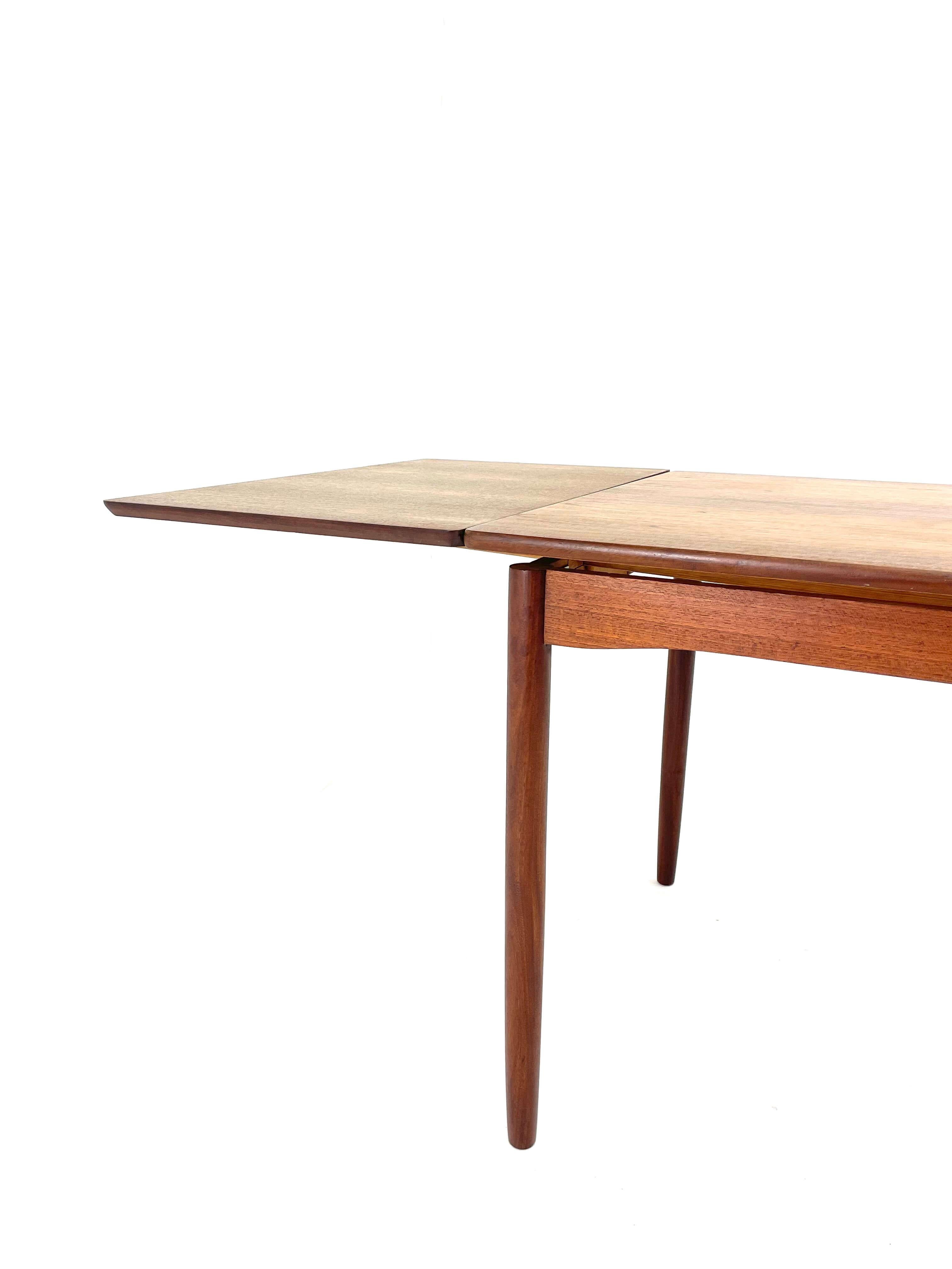 Mid-Century Modern Danish Draw Leaf Table in Teak
