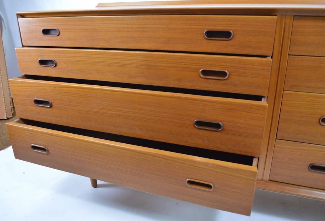 Danish Dresser Chest by Arne Vodder Sibast Mobelfabrik In Excellent Condition In New York, NY