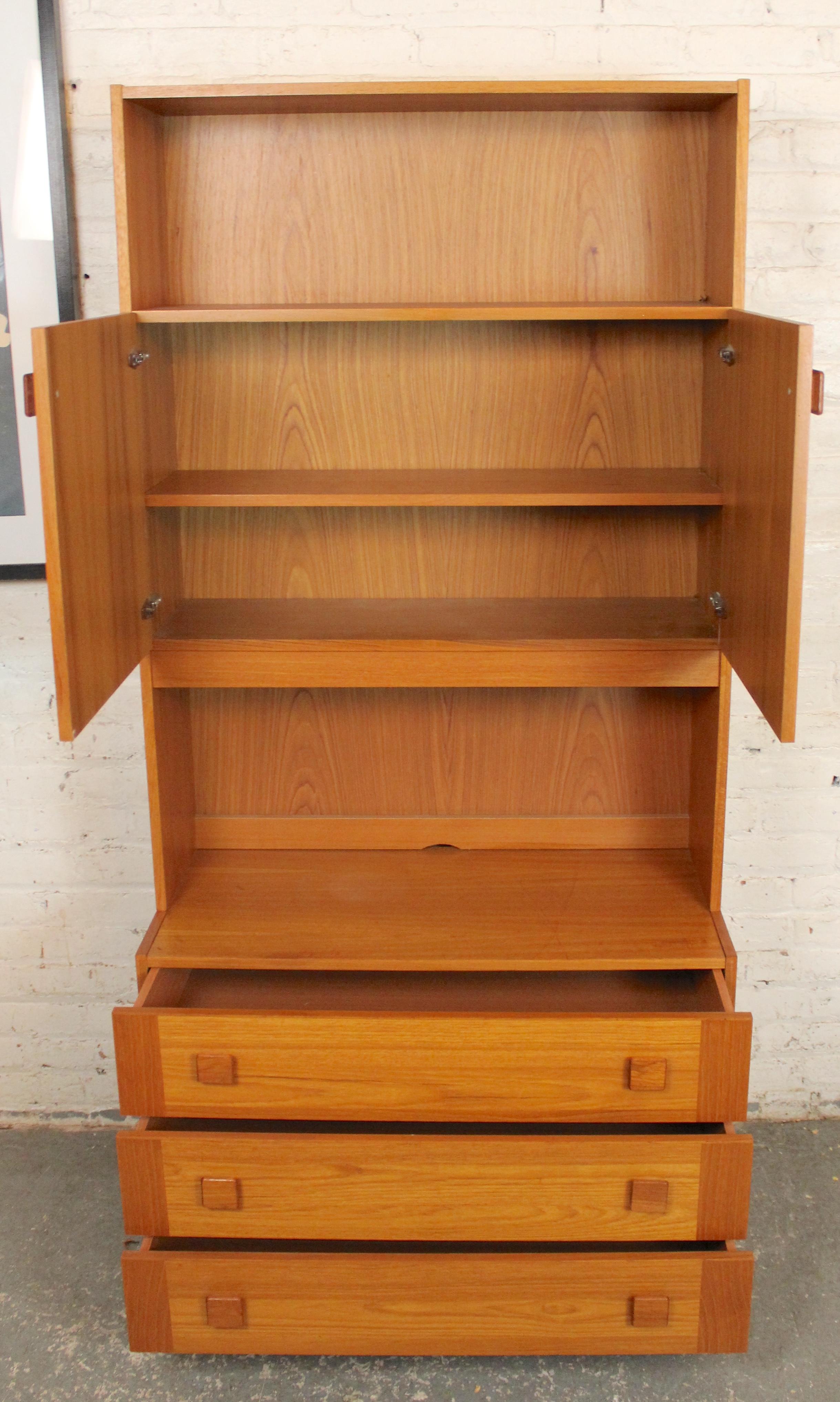 Comò danese con mobile topper In condizioni buone in vendita a Brooklyn, NY