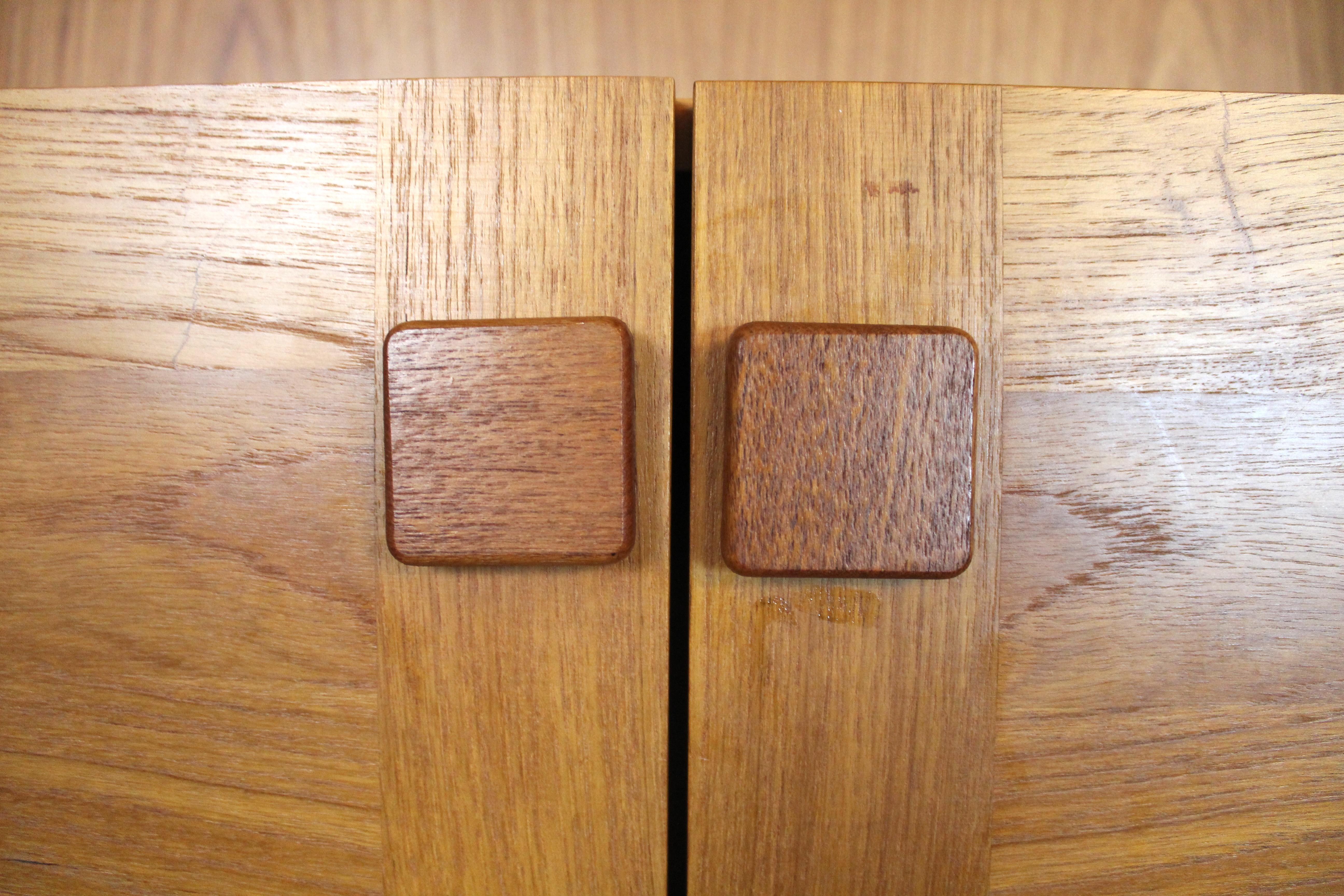 Teak Comò danese con mobile topper in vendita