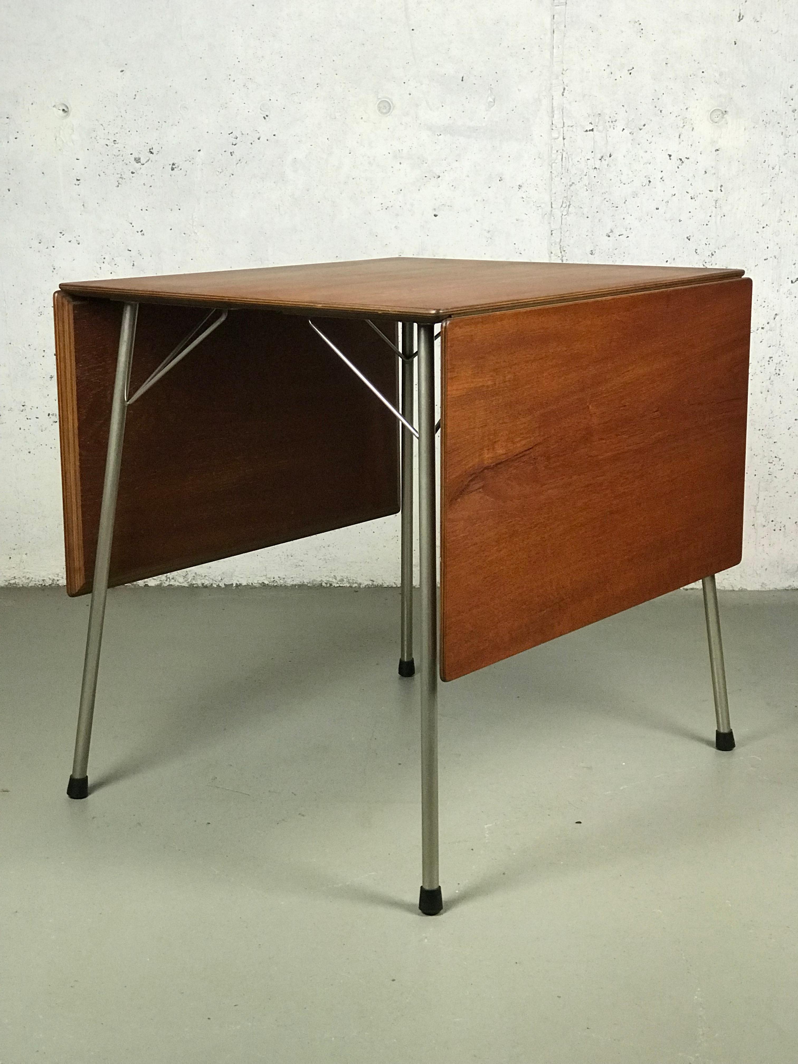 Mid-Century Modern Danish Drop-Leaf Dining Table by Arne Jacobsen for Fritz Hansen Model 3601