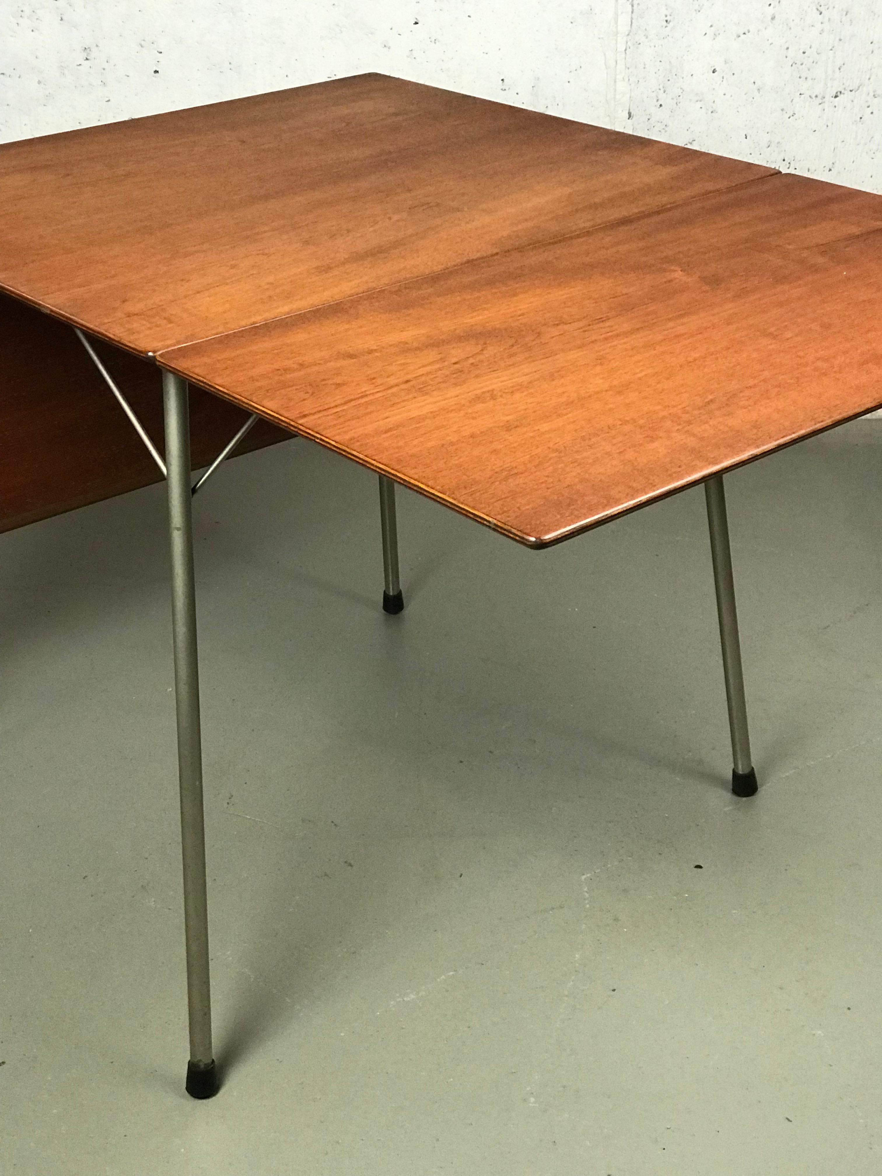 Mid-20th Century Danish Drop-Leaf Dining Table by Arne Jacobsen for Fritz Hansen Model 3601