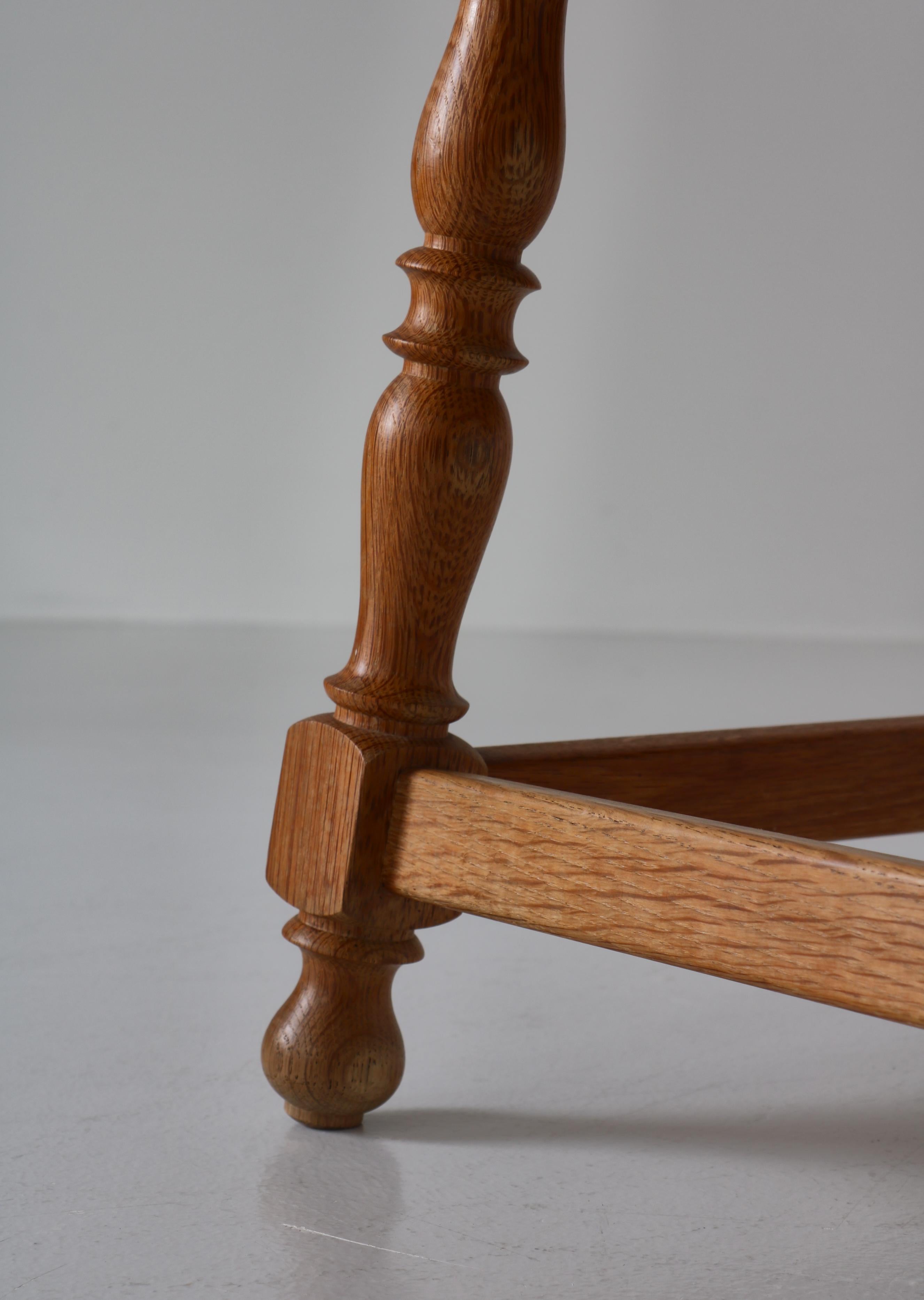 Danish Drop-Leaf Table in Quartersawn Oak by Henry Kjærnulf, 1960s For Sale 6