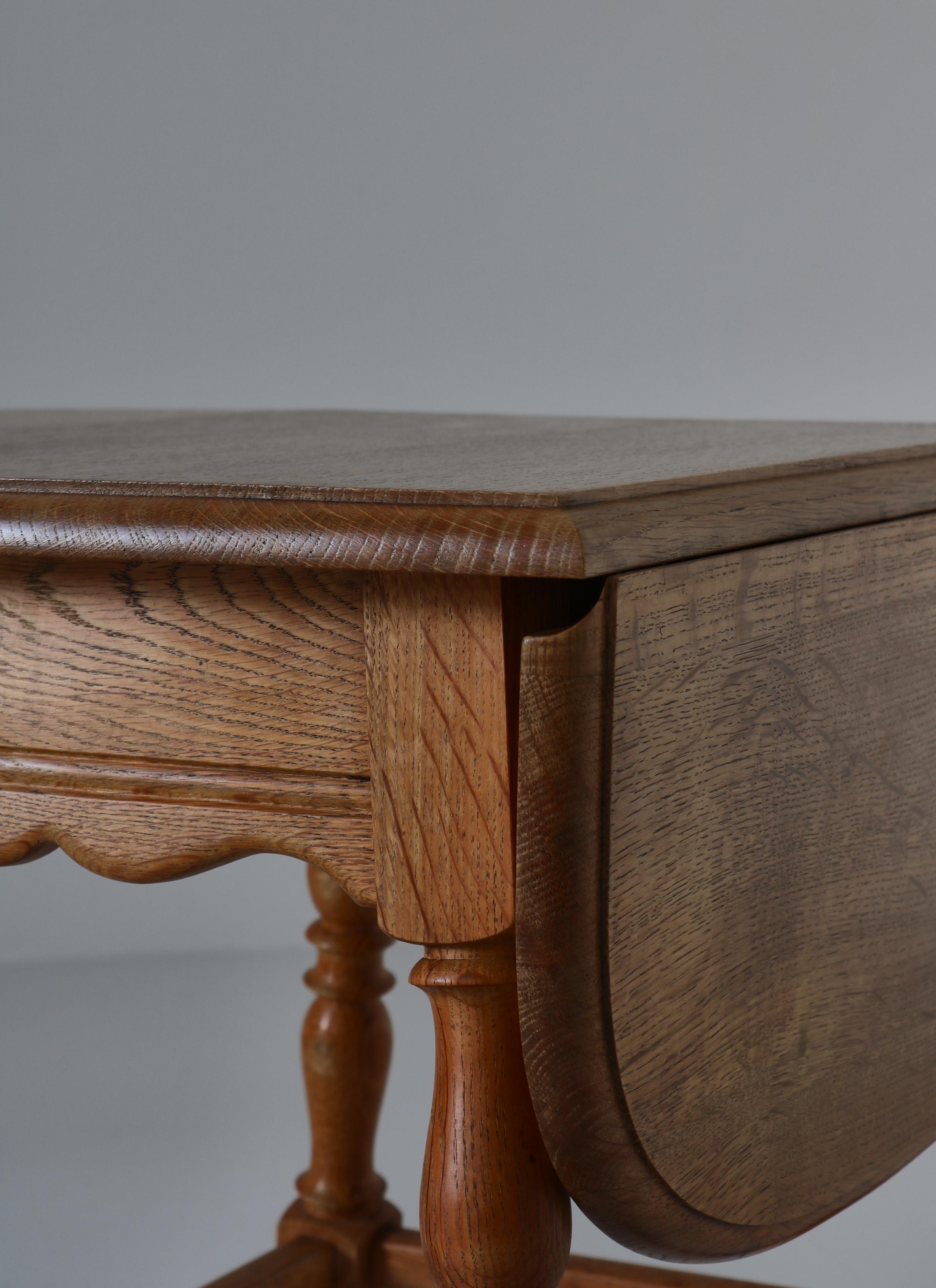 Danish Drop-Leaf Table in Quartersawn Oak by Henry Kjærnulf, 1960s For Sale 8