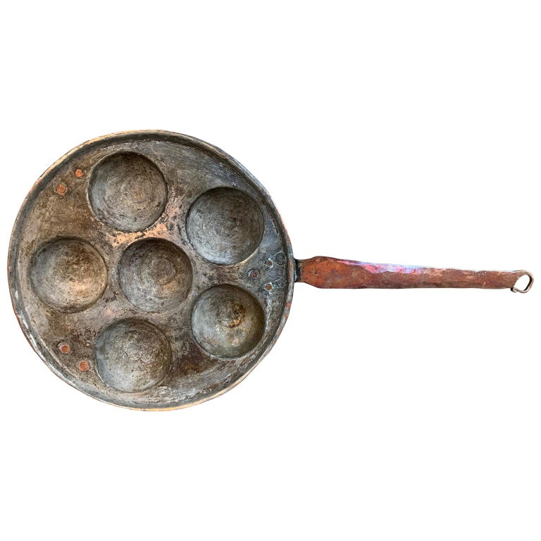 Hand-Crafted Danish Early 19th Century Apple Cake and Danish Donut Copper Pan For Sale