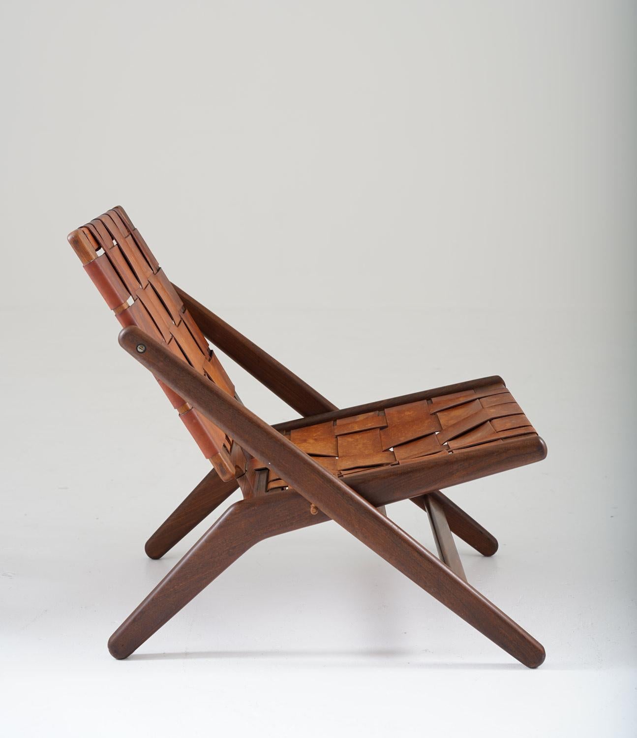 Mid-Century Modern Danish Easy Chair by Arne Hovmand-Olsen in Leather and Walnut For Sale