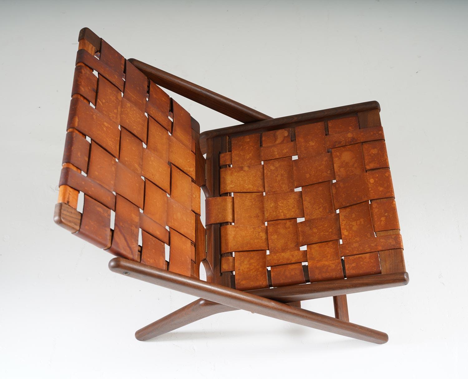 Danish Easy Chair by Arne Hovmand-Olsen in Leather and Walnut For Sale 1