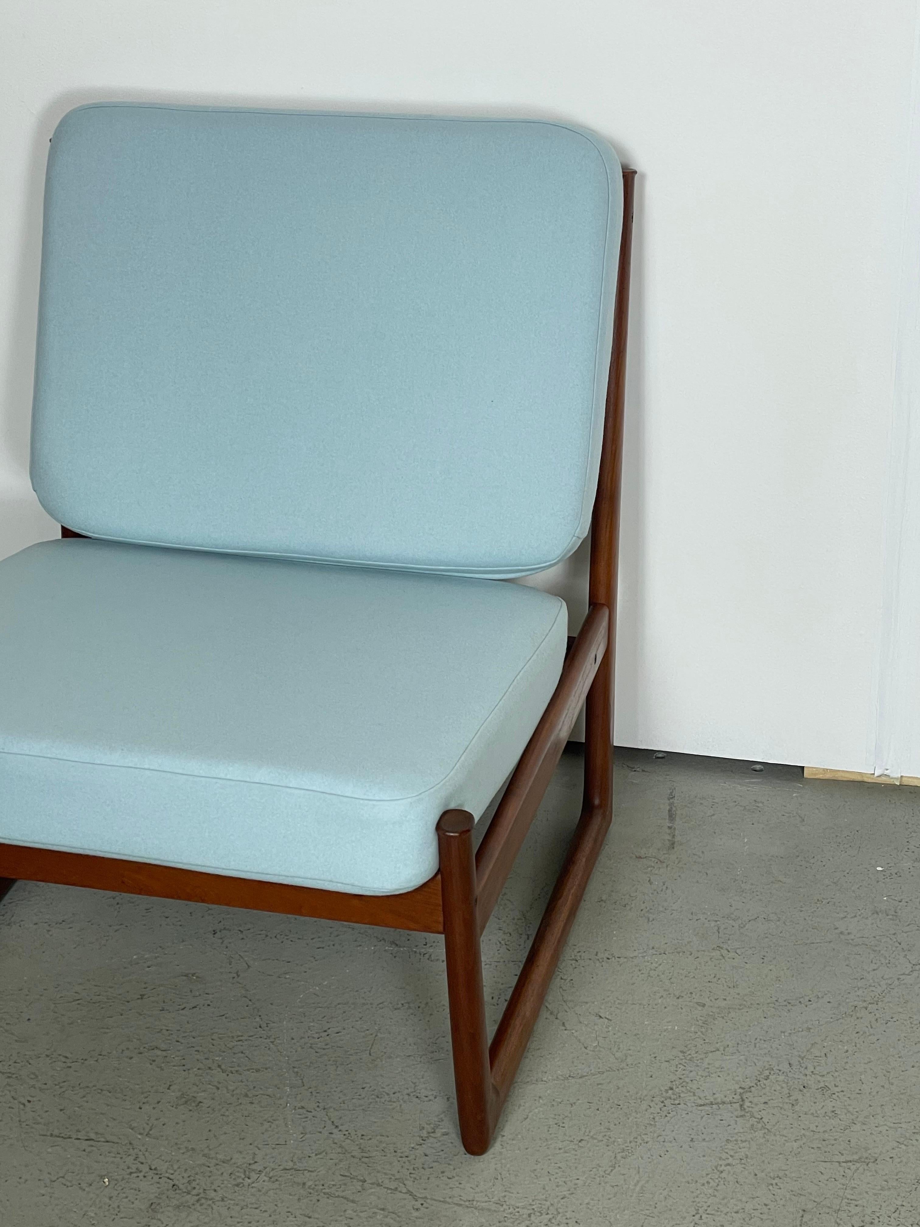 Mid-Century Modern Danish teak easy chair by Hvidt &  Mølgaard 1950s For Sale