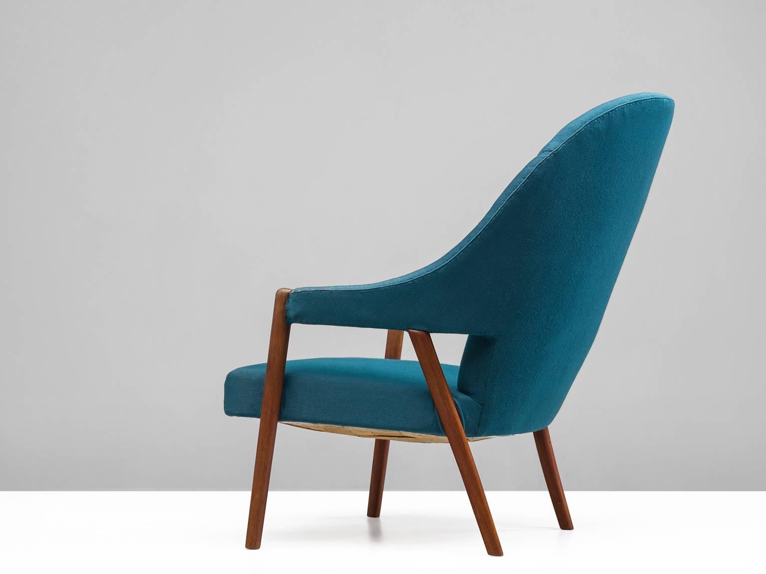 Scandinavian Modern Danish Easy Chair in Blue Upholstery For Sale