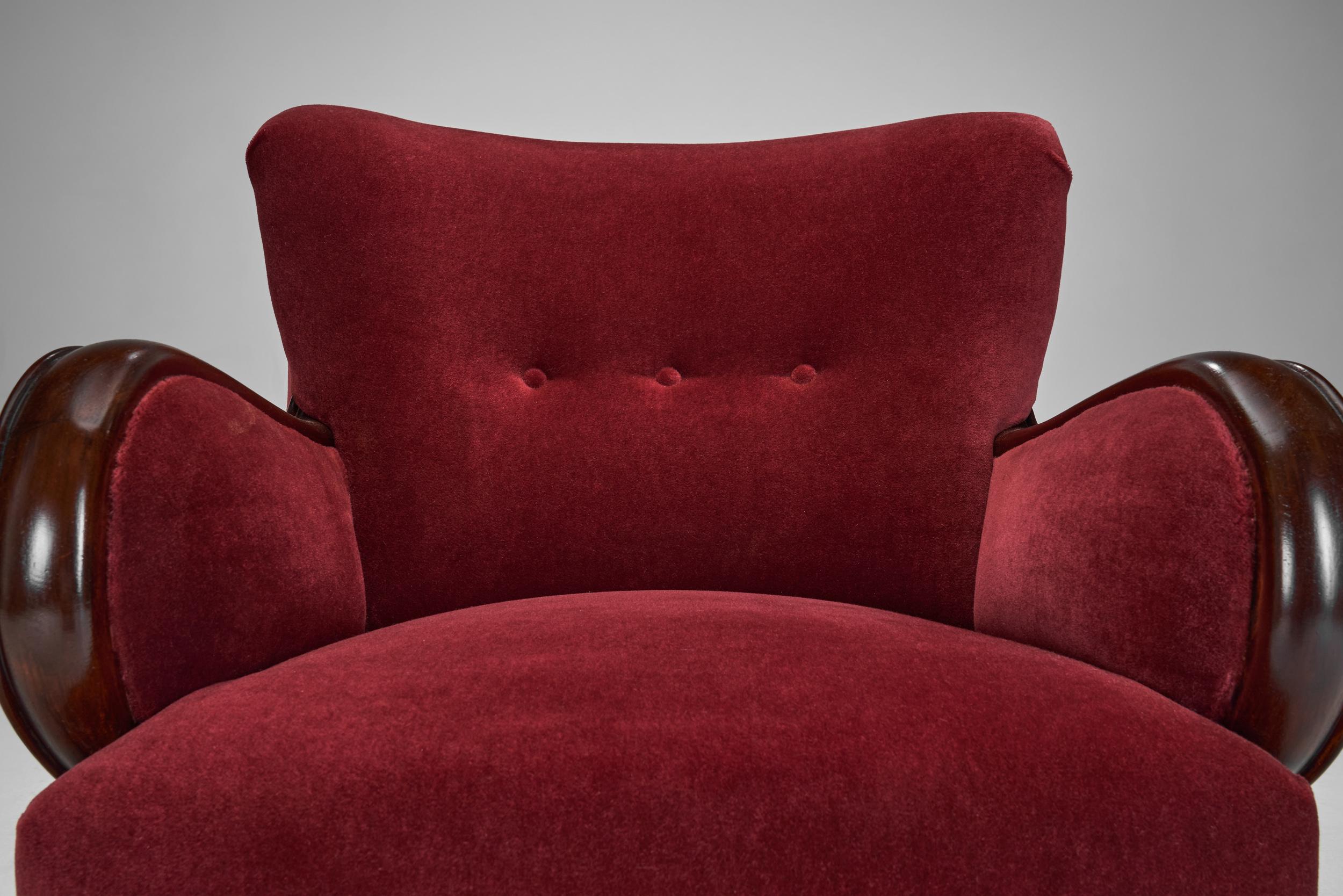 Danish Easy Chair in Dark Red Mohair and  Stained Beech Frame, Denmark ca 1940s For Sale 5
