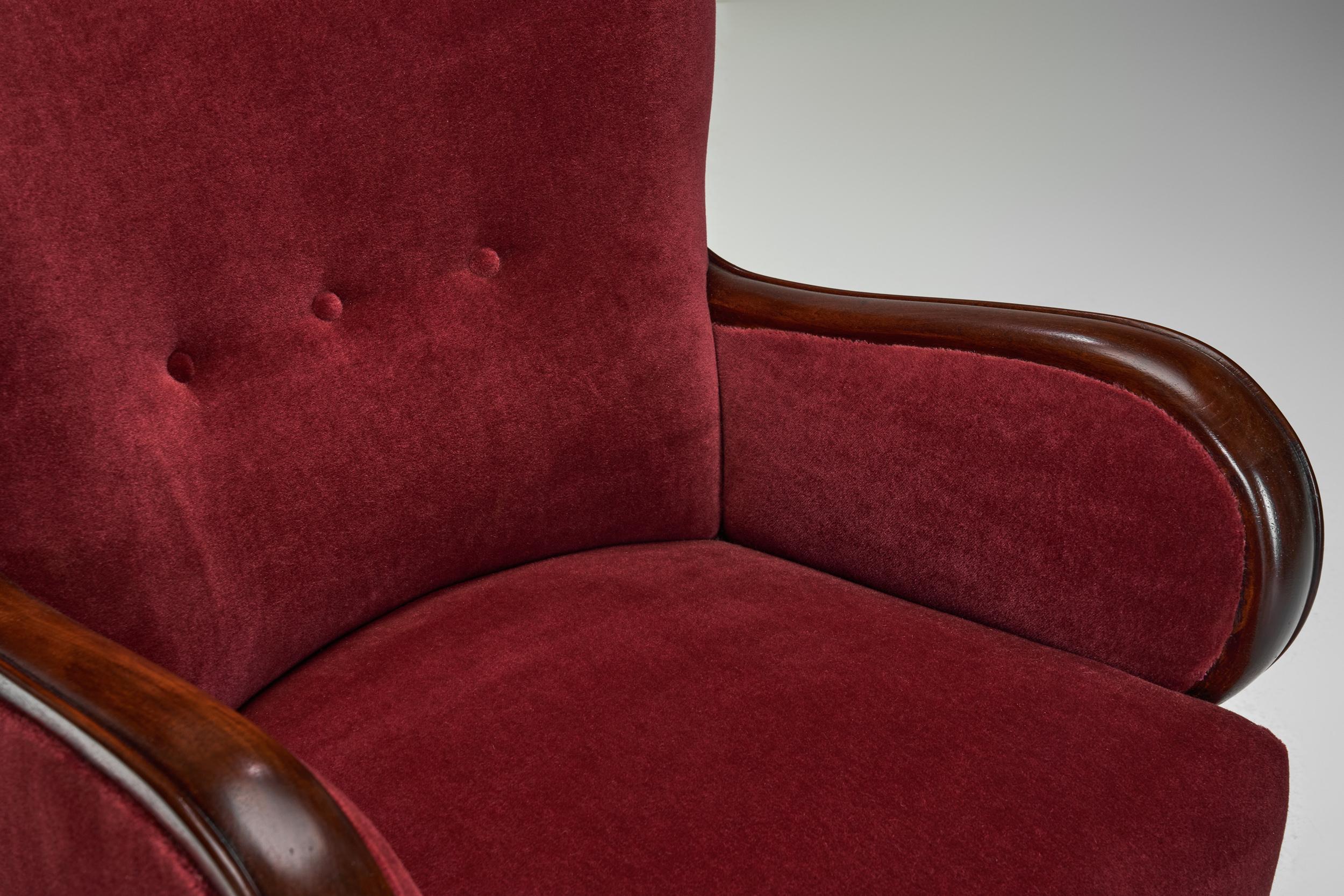 Danish Easy Chair in Dark Red Mohair and  Stained Beech Frame, Denmark ca 1940s For Sale 6