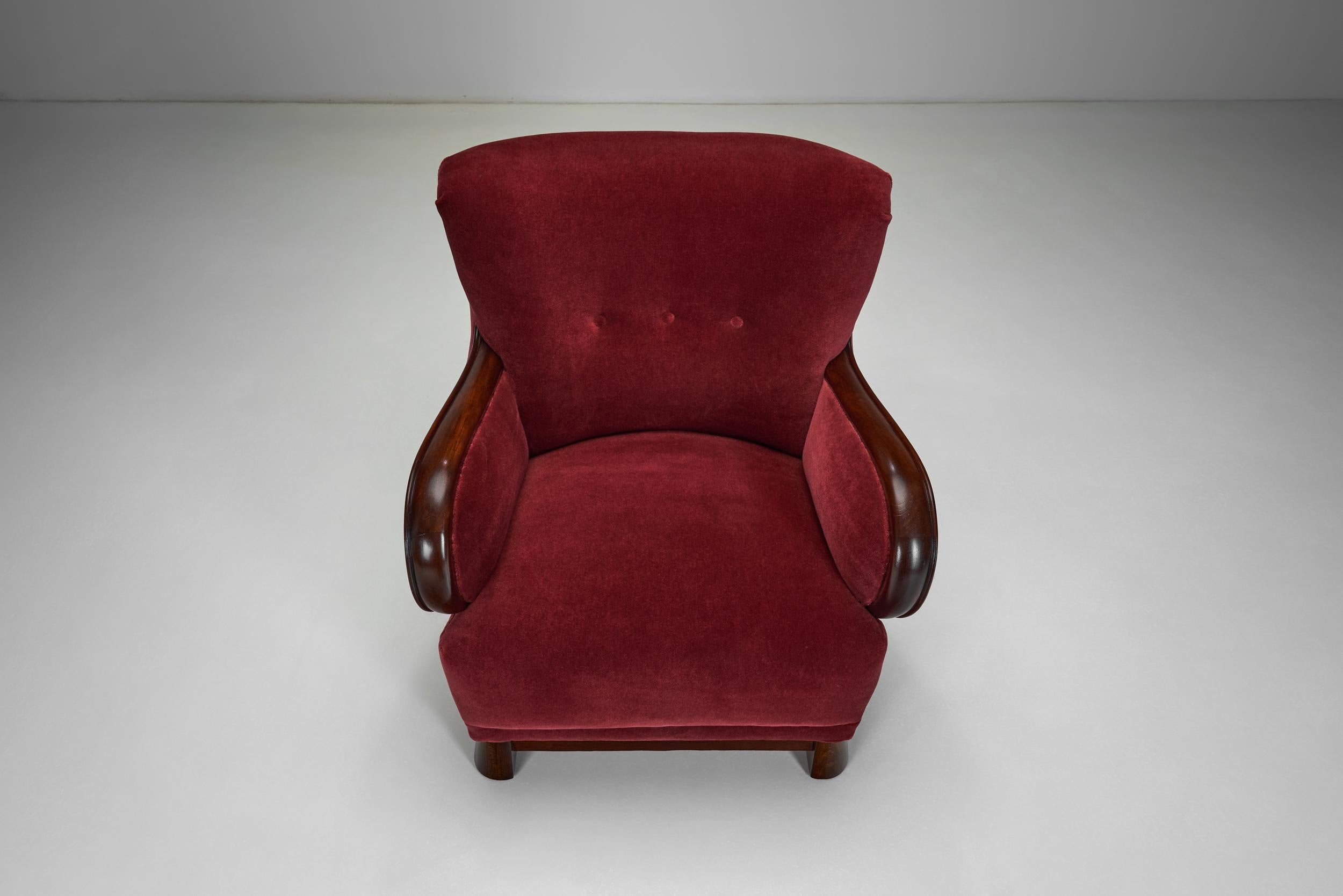 Danish Easy Chair in Dark Red Mohair and  Stained Beech Frame, Denmark ca 1940s For Sale 2