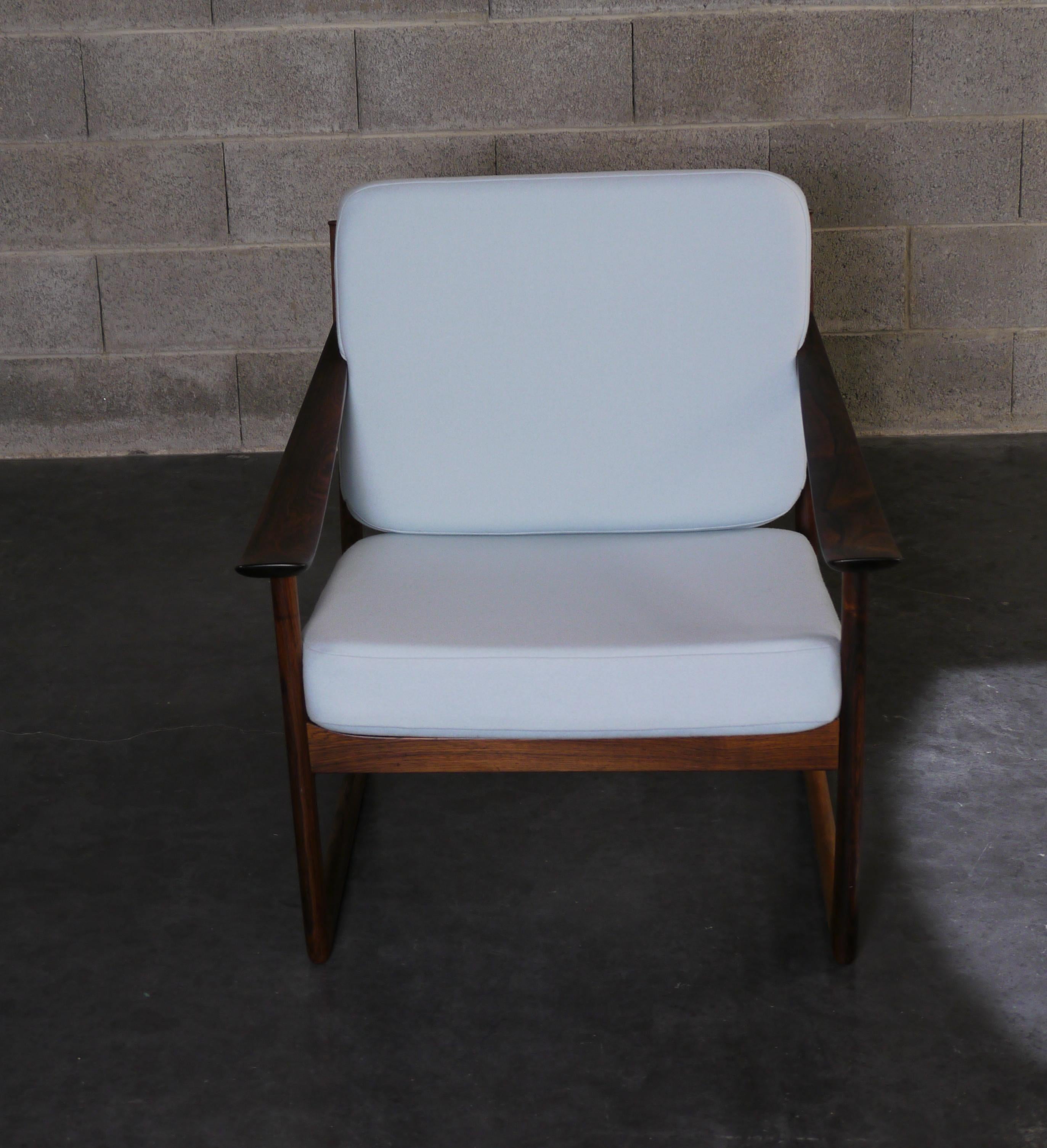 Wool Danish Easy Chair in Rosewood by Hvidt & Mølgaard Model FD1301950s For Sale