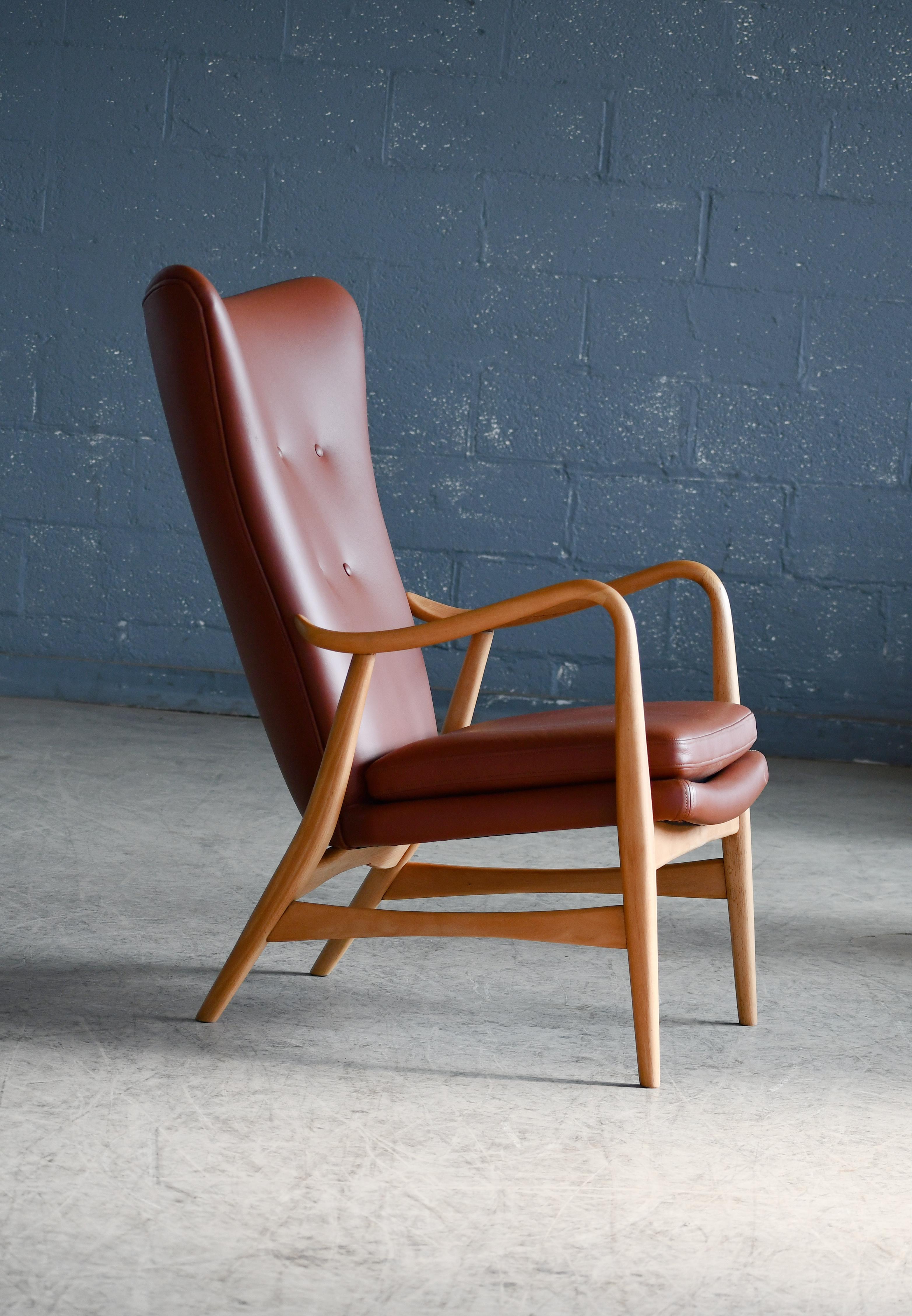 Danish Easy chair with Beech Frame Reupholstered in a Light Brown Leather, 1950s For Sale 6