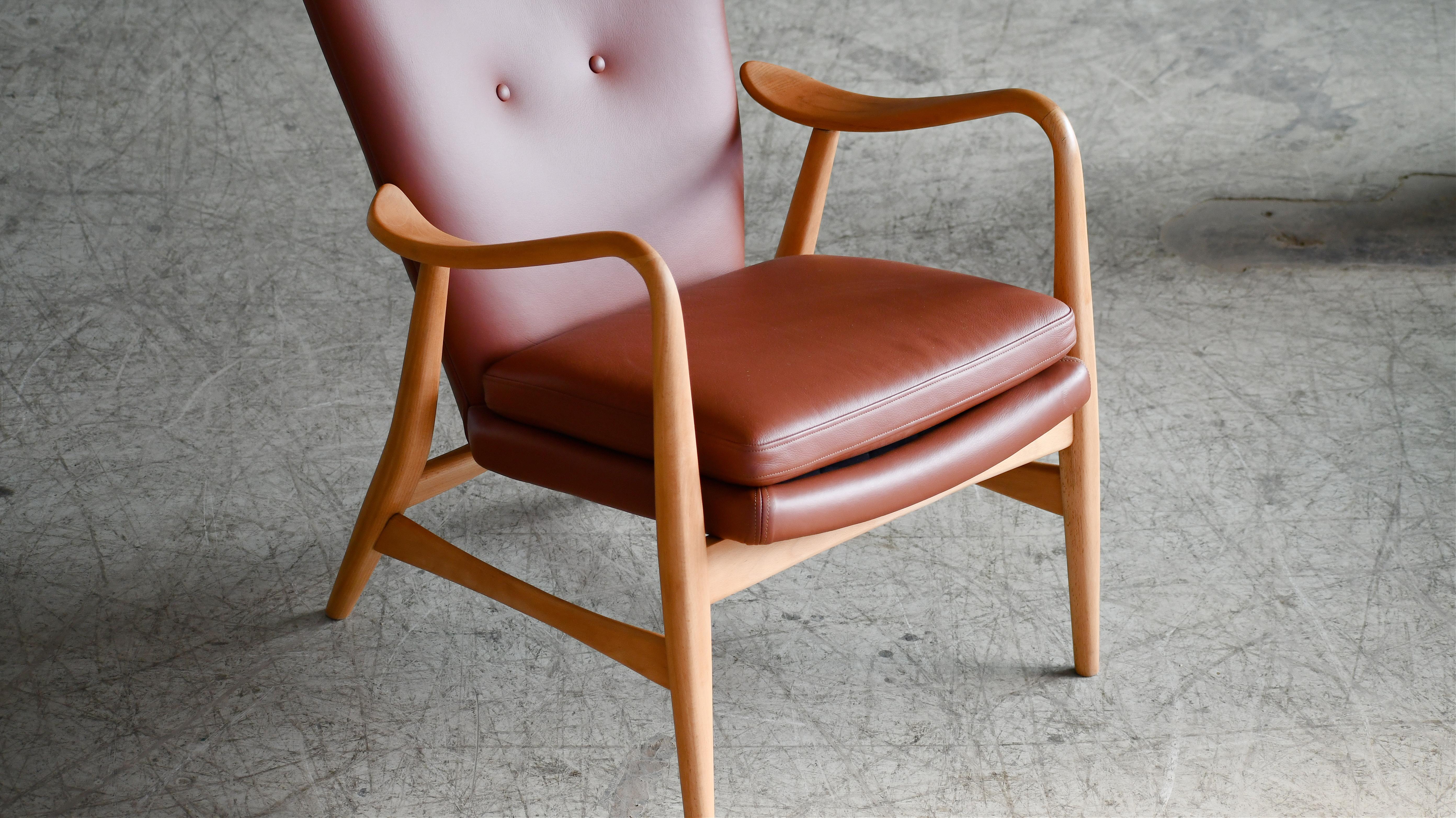 Danish Easy chair with Beech Frame Reupholstered in a Light Brown Leather, 1950s For Sale 7