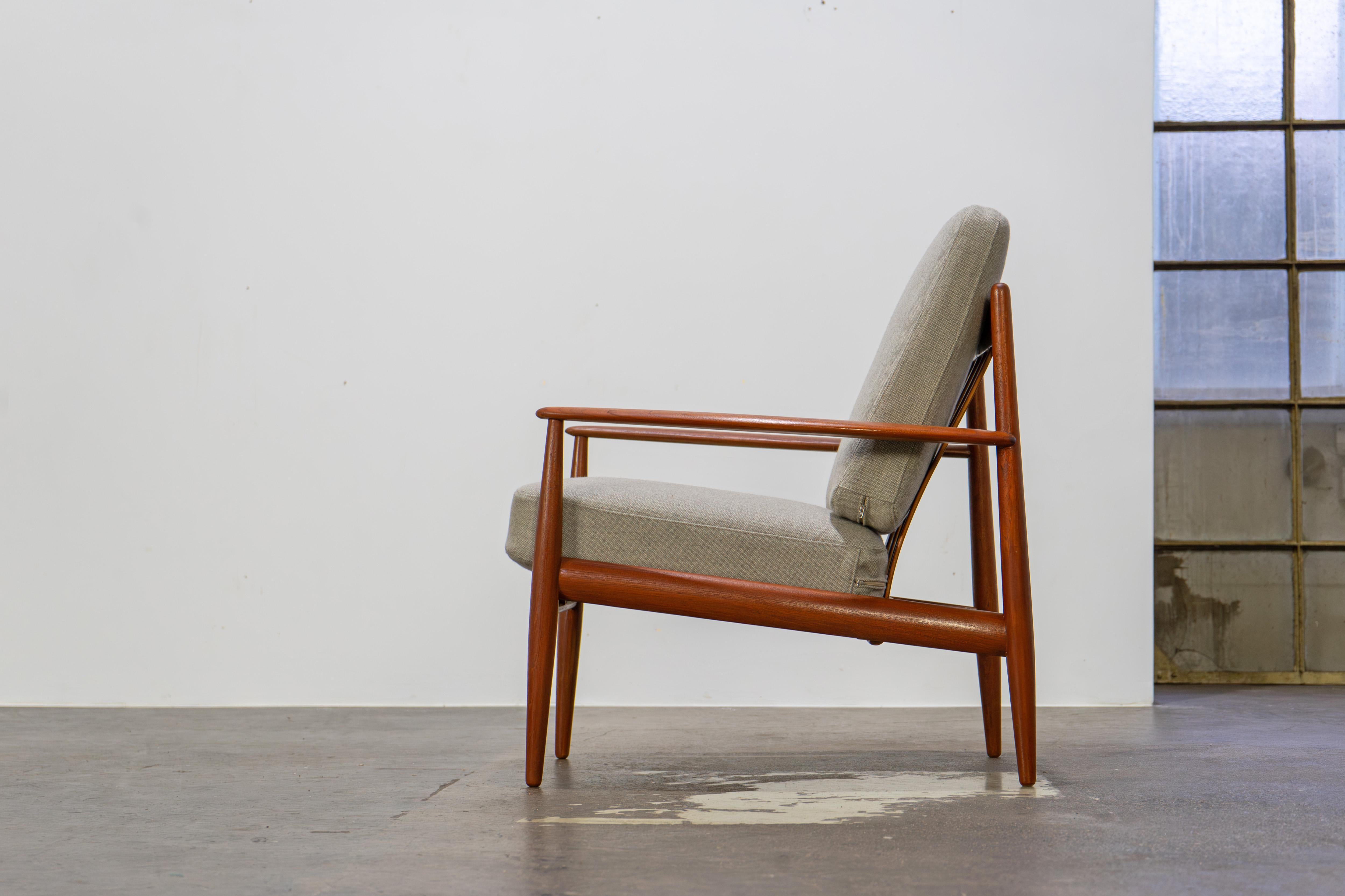 Danish Easy Chairs by Grete Jalk France & Daverkosen, Teak and Kvadrat Fabric In Good Condition In Rosendahl, DE