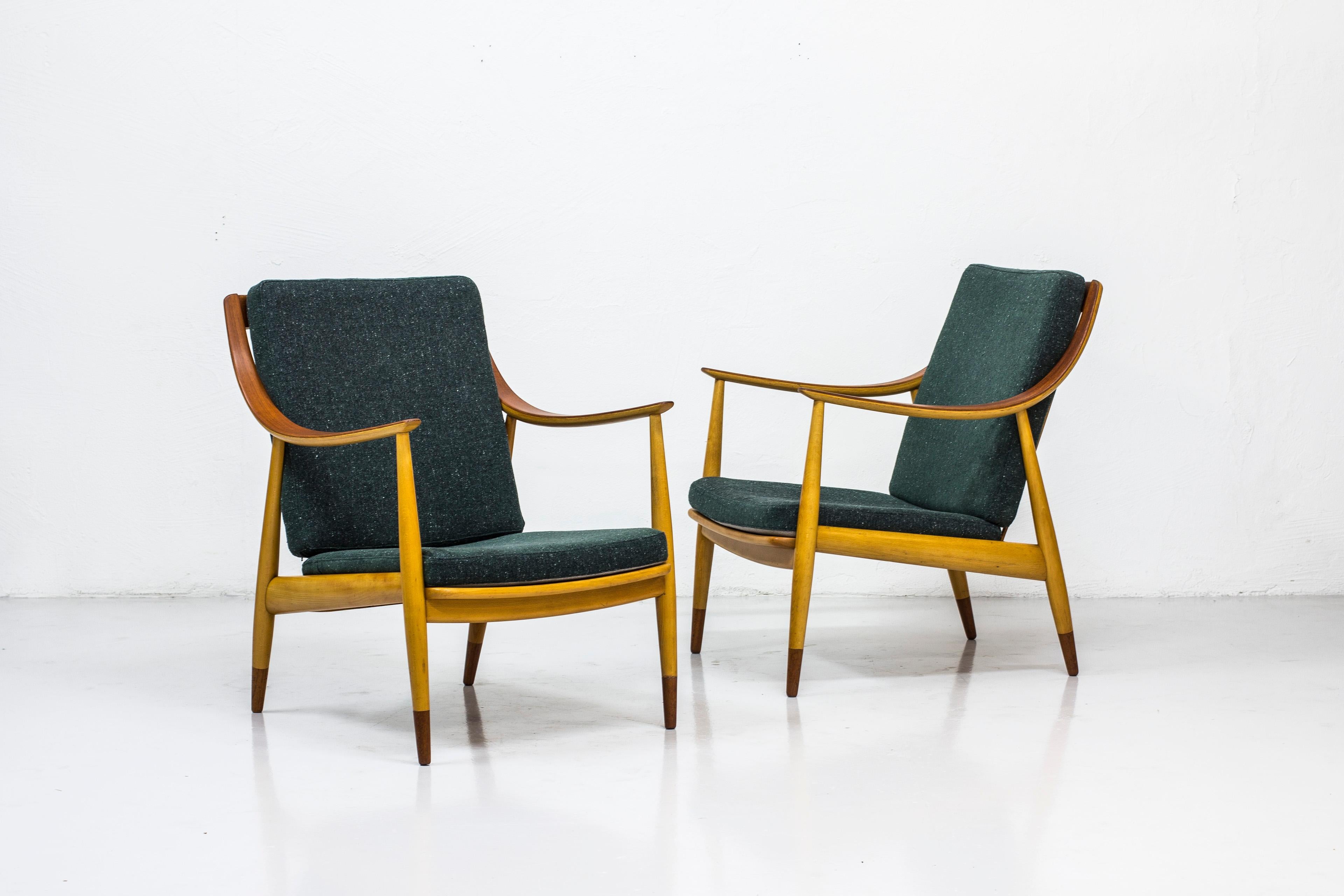 Pair of easy chairs model 