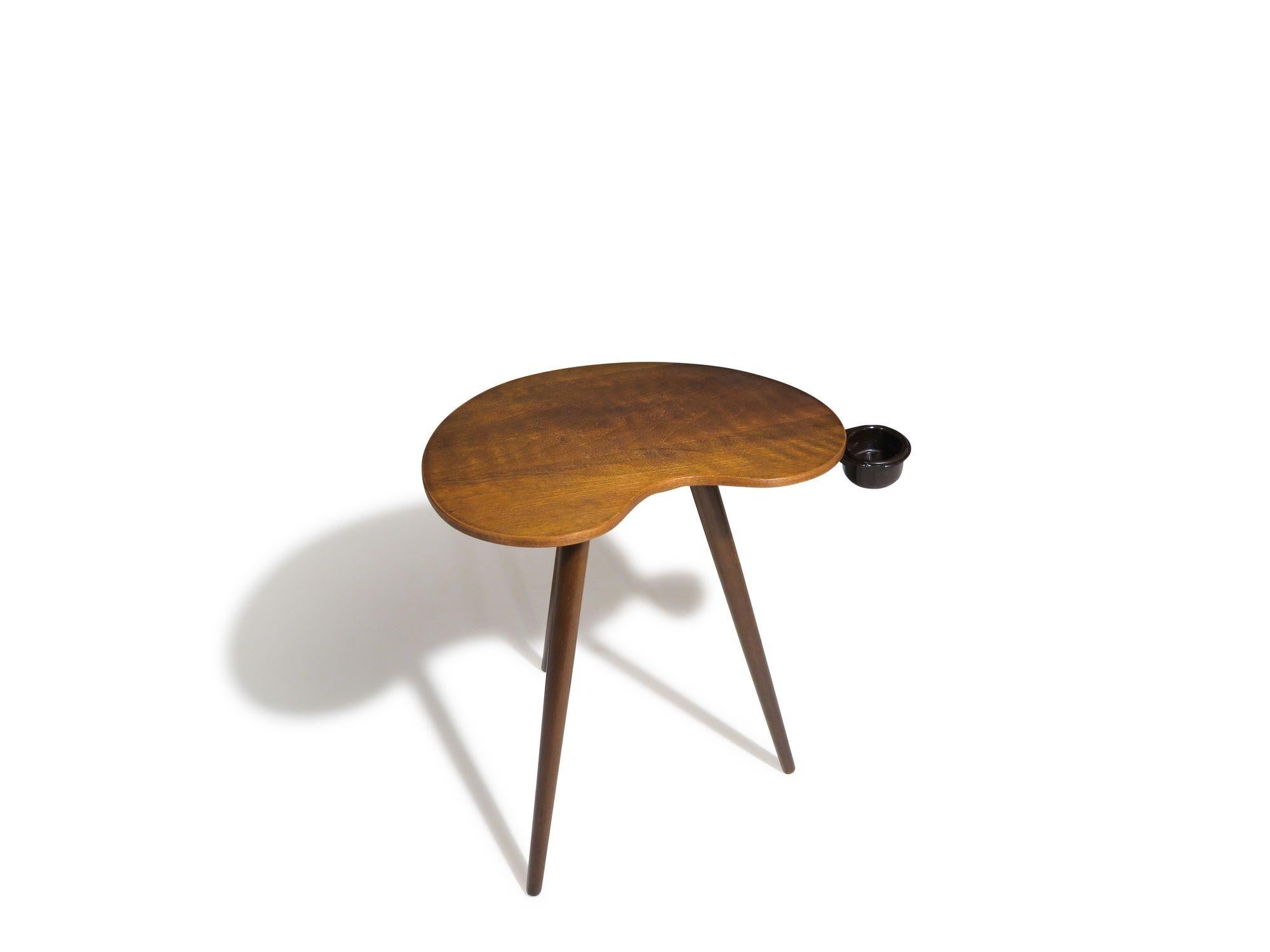 Danois Table d'appoint danoise en noyer Edmund Jorgensen en forme de rein en vente