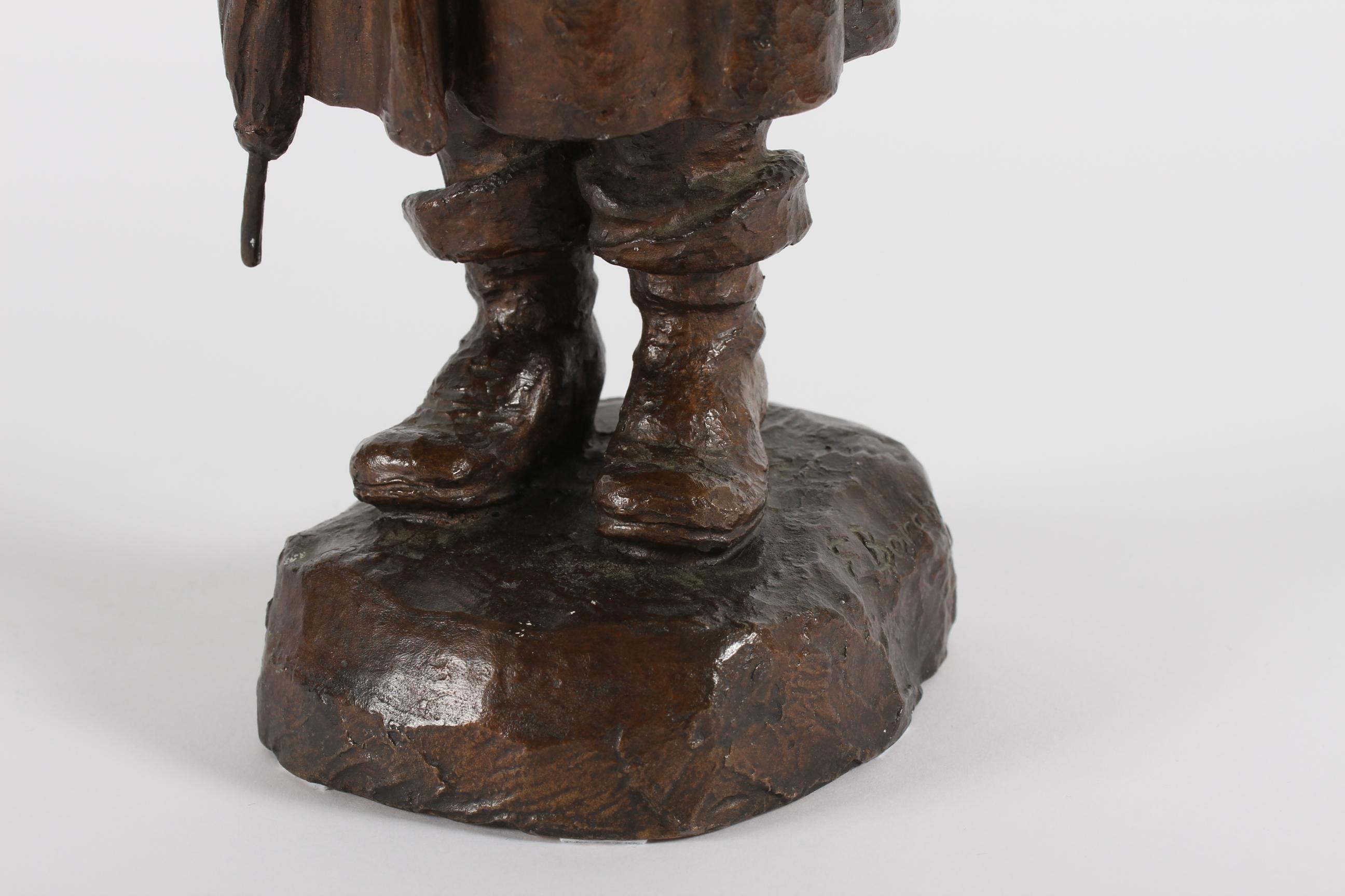 Grande figurine danoise en bronze d'Elna Borch représentant un jeune garçon avec un Umbrella 1950s en vente 1