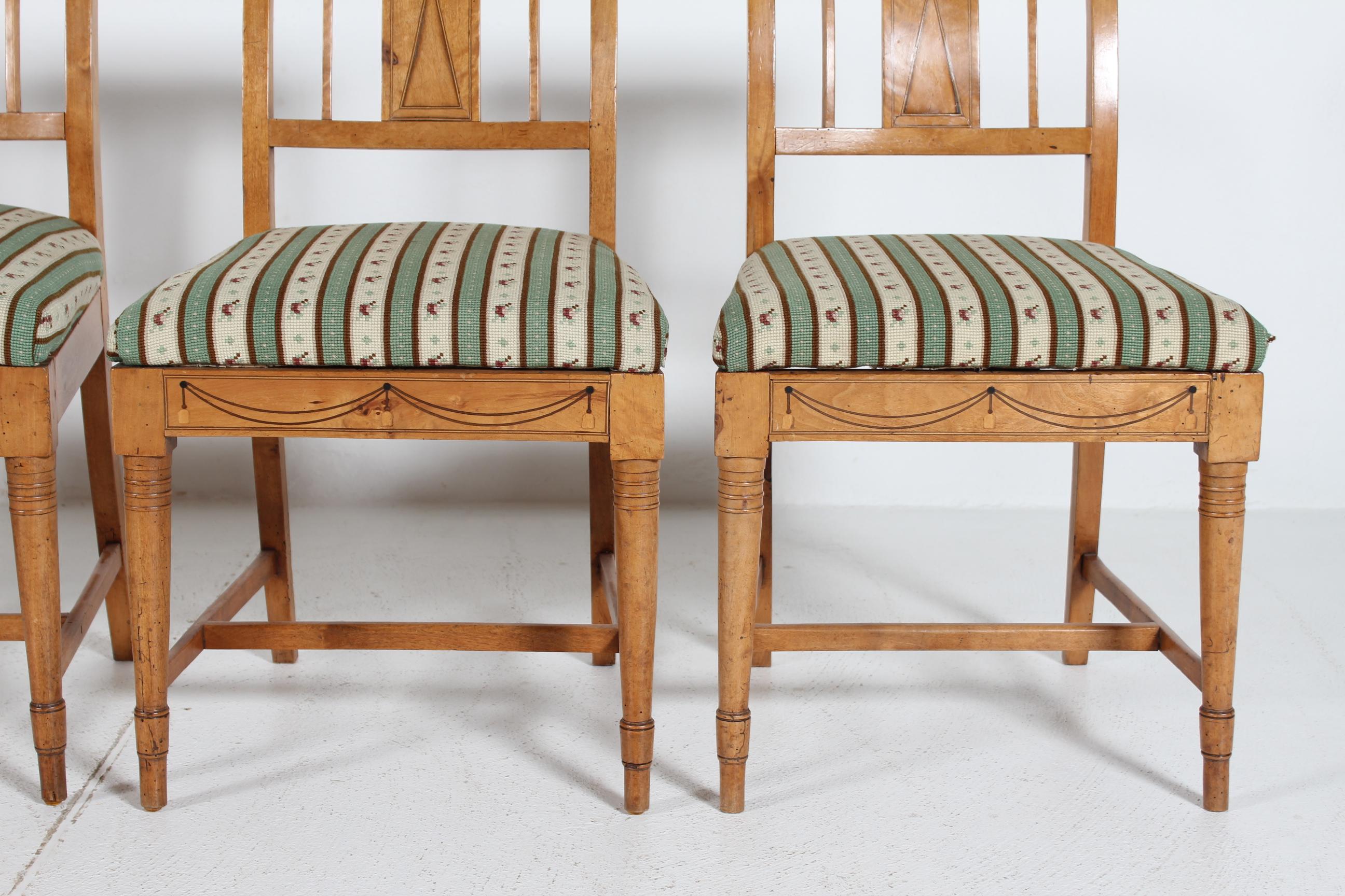 Danish Empire Set of 4 Small Chairs, Elm Wood with Hand Embroidered Seats 1850s im Angebot 3
