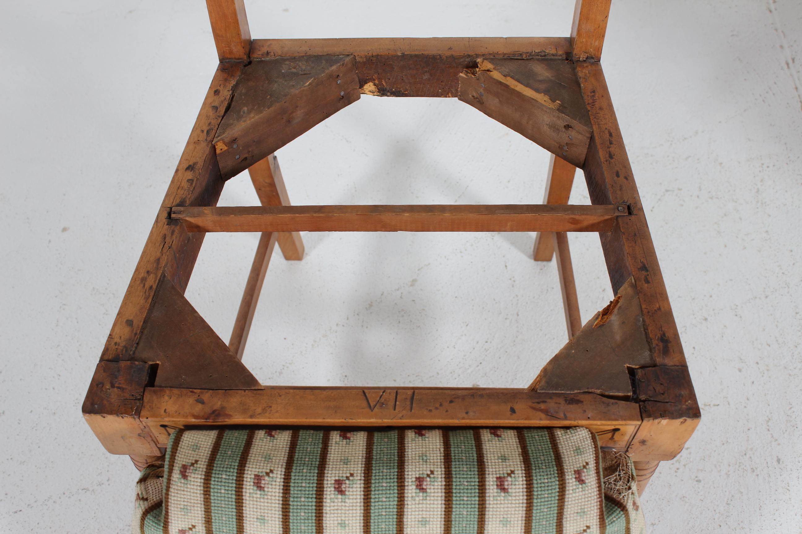 Danish Empire Set of 4 Small Chairs, Elm Wood with Hand Embroidered Seats 1850s im Angebot 12