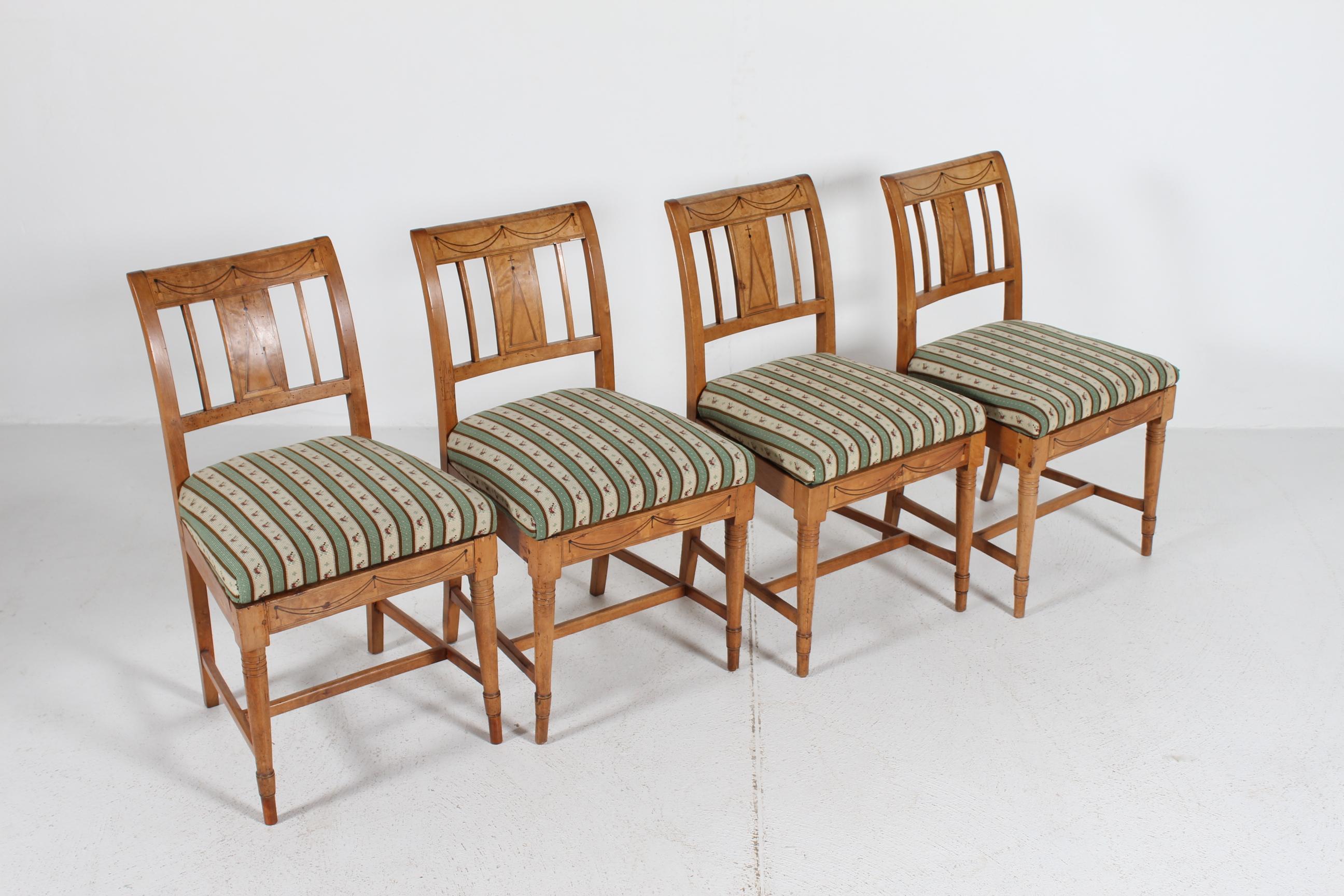 Danish Empire Set of 4 Small Chairs, Elm Wood with Hand Embroidered Seats 1850s (Dänisch) im Angebot