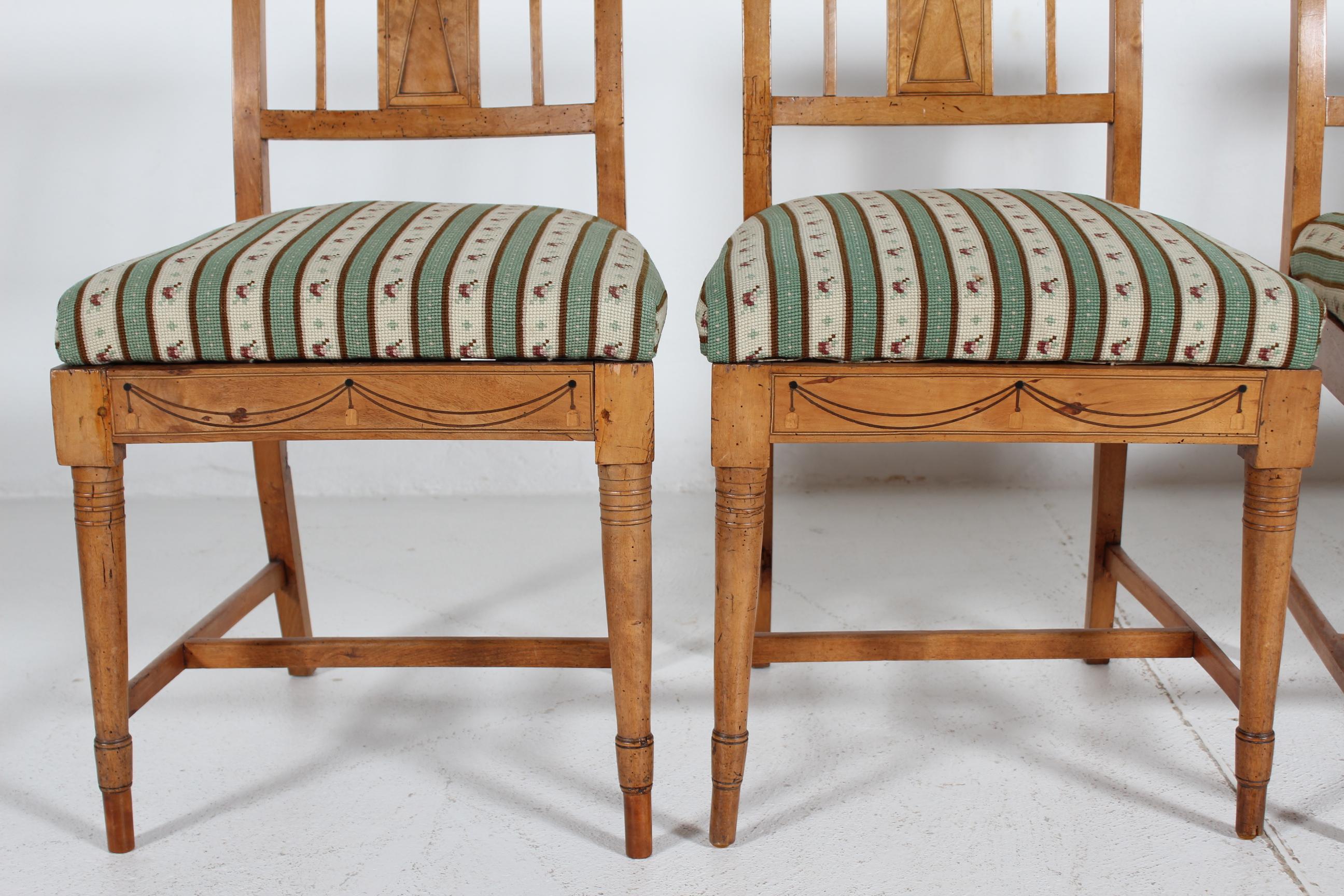 Danish Empire Set of 4 Small Chairs, Elm Wood with Hand Embroidered Seats 1850s im Angebot 2