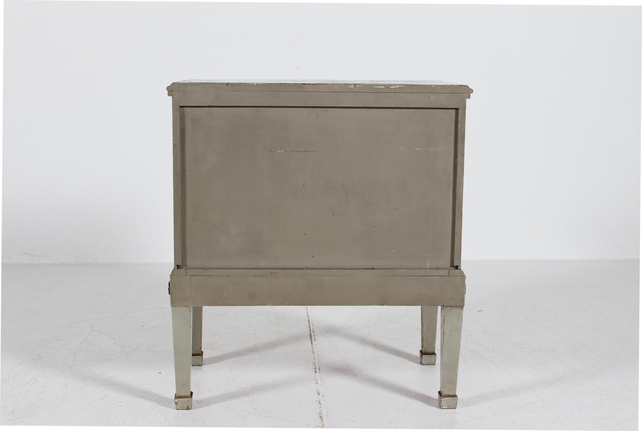 Cómoda Estilo Imperio Danés, Pintura Gris con Decoración Floral Años 30 en venta 9