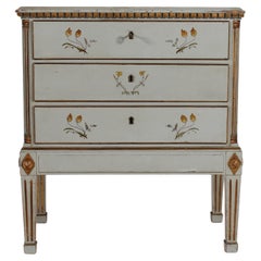 Commodes and Chests of Drawers