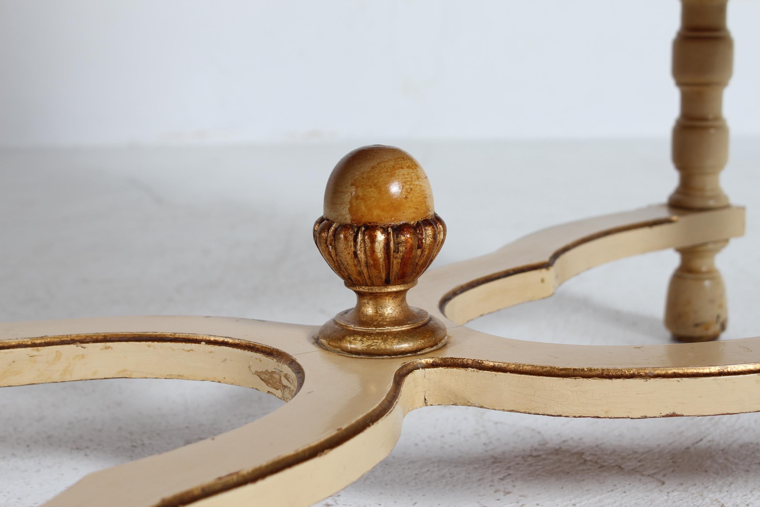 Fatto a mano Cassettiera in stile impero danese in pino massiccio con vernice color crema 1930 in vendita