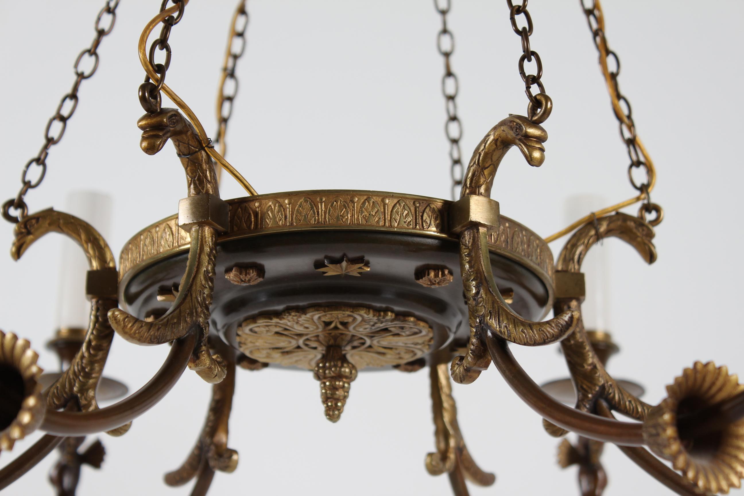 Dänischer Empire-Stil Großer Kronleuchter aus vergoldetem + braunem Metall Frauenfiguren 1920er Jahre (Vergoldet)